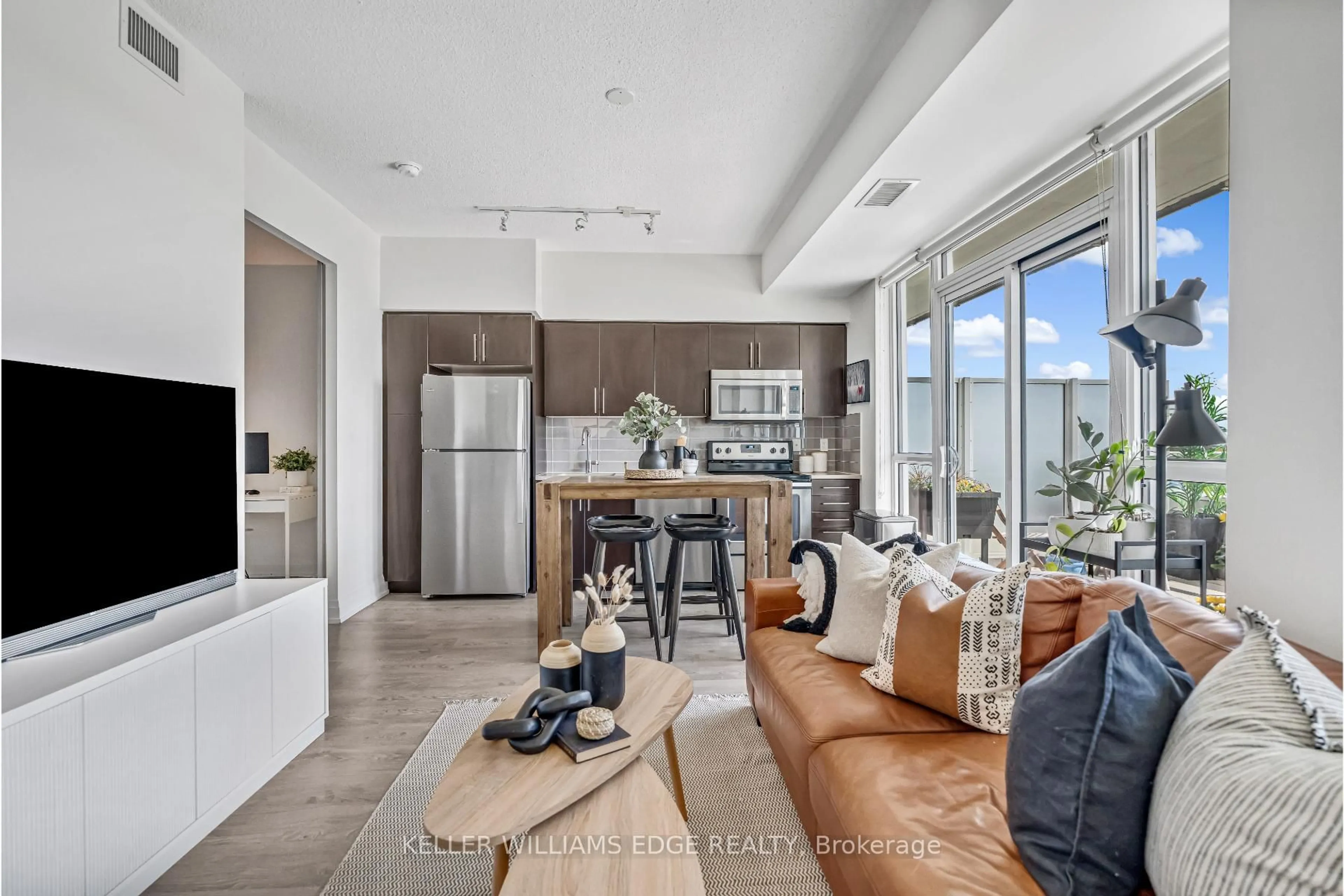 Open concept kitchen, unknown for 65 Speers Rd #413, Oakville Ontario L6K 0J1