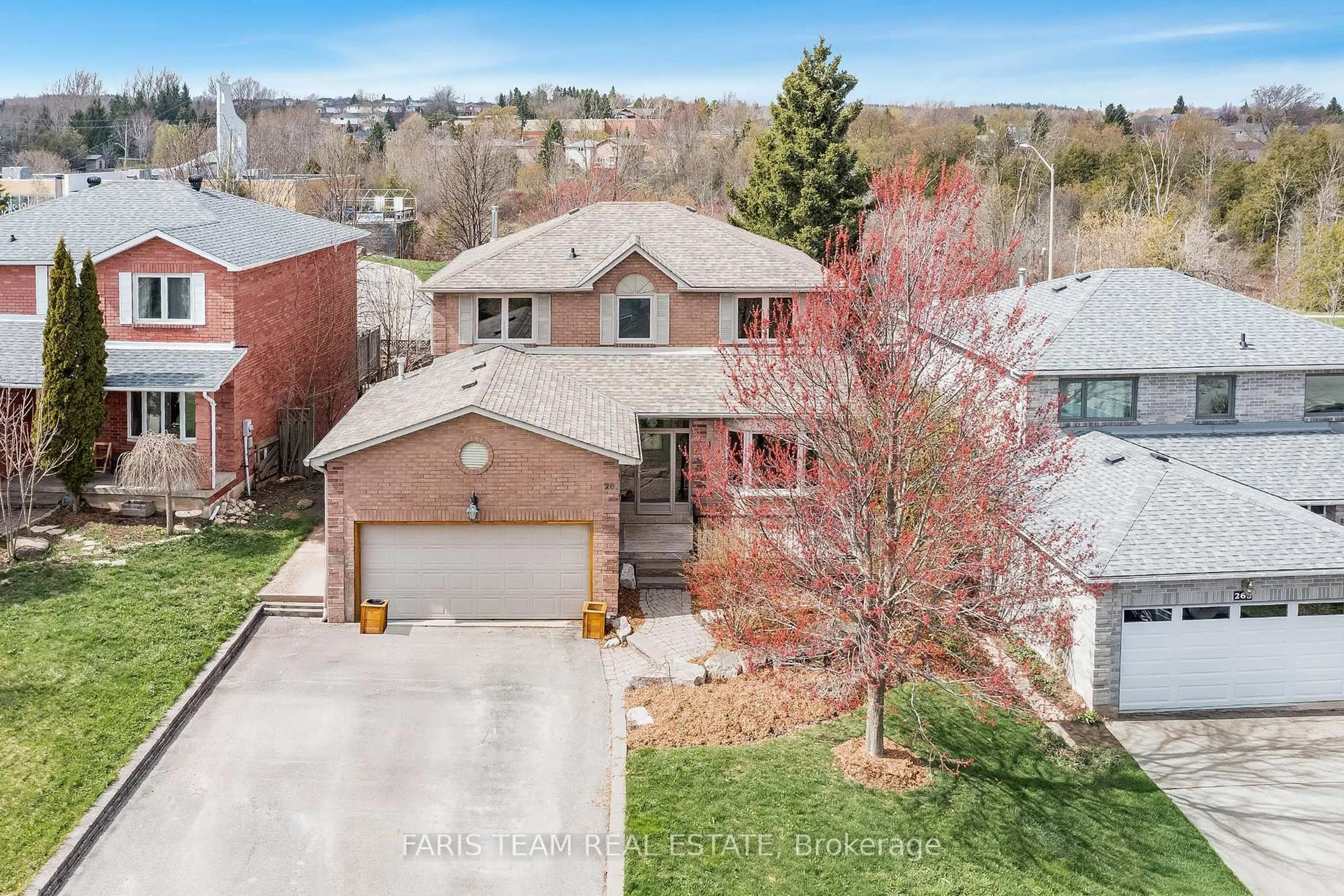 A pic from outside/outdoor area/front of a property/back of a property/a pic from drone, street for 261 Edenwood Cres, Orangeville Ontario L9W 4M7
