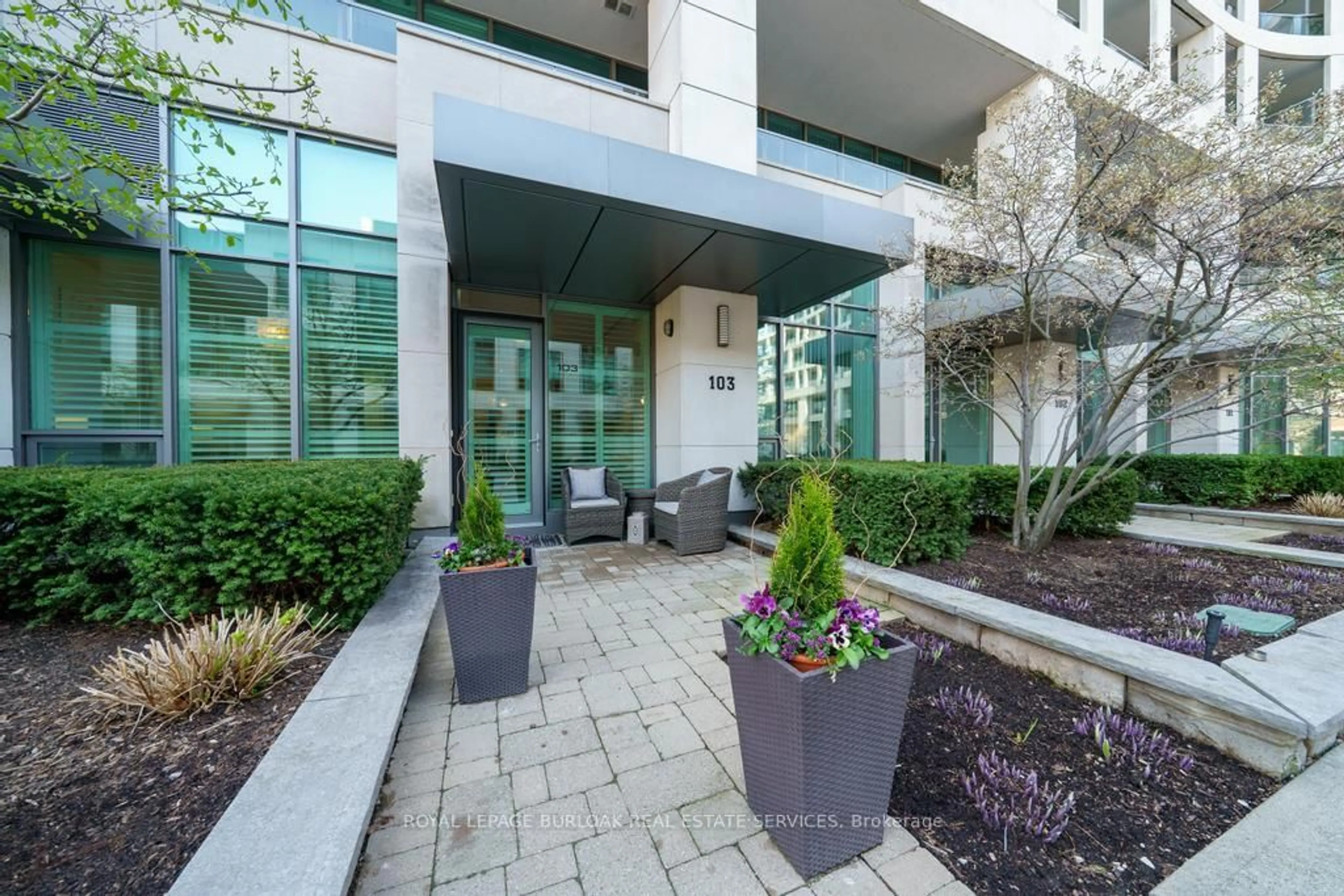 Unknown for 11 Bronte Rd #103, Oakville Ontario L6L 0E1