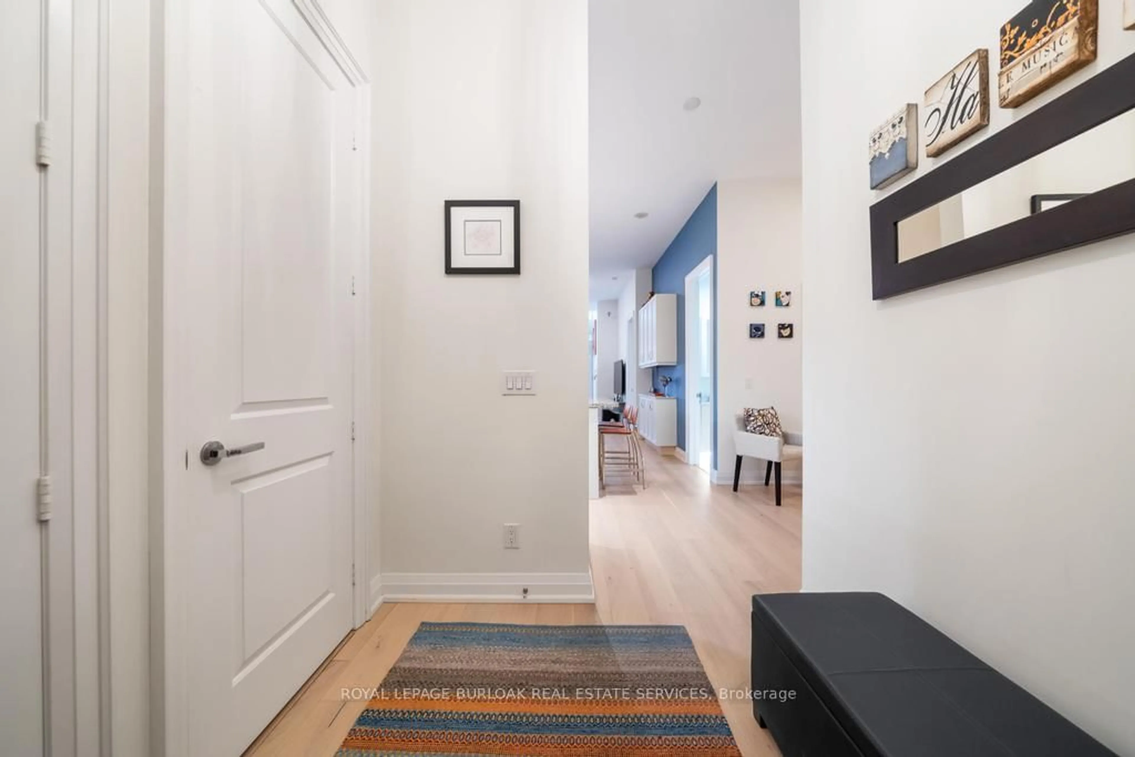 Indoor entryway for 11 Bronte Rd #103, Oakville Ontario L6L 0E1