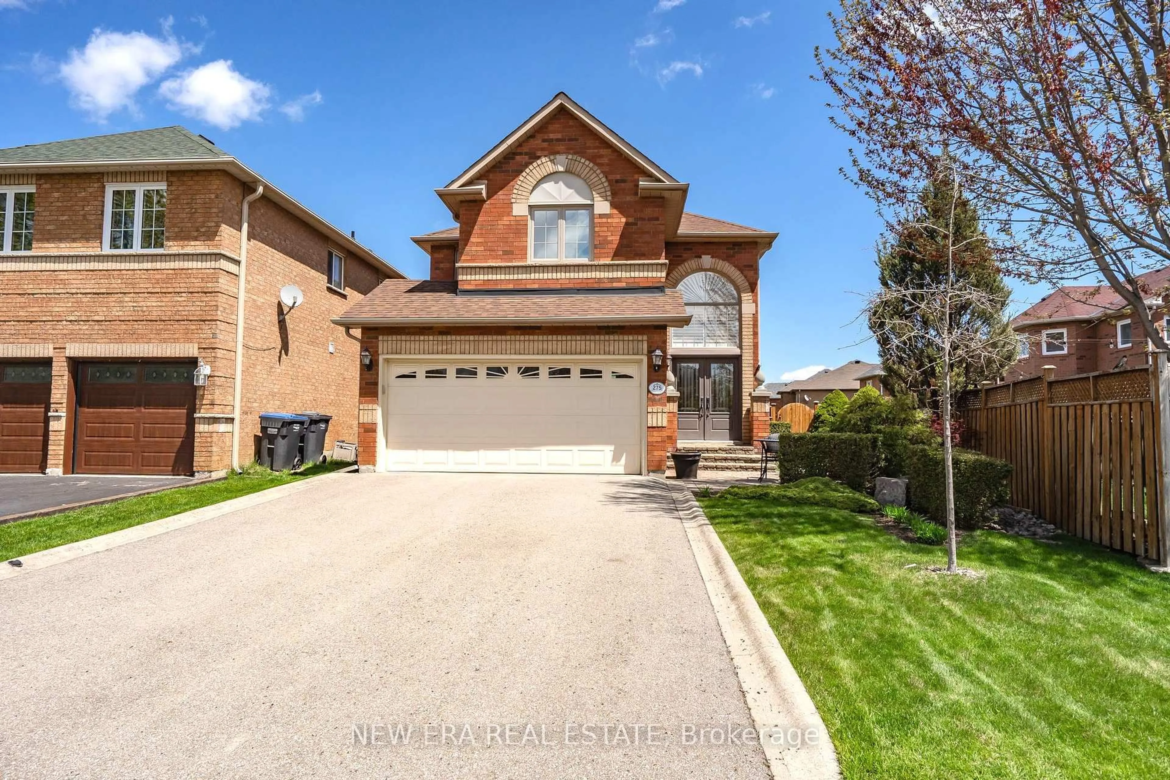 Home with brick exterior material, street for 275 Cresthaven Rd, Brampton Ontario L7A 1J4