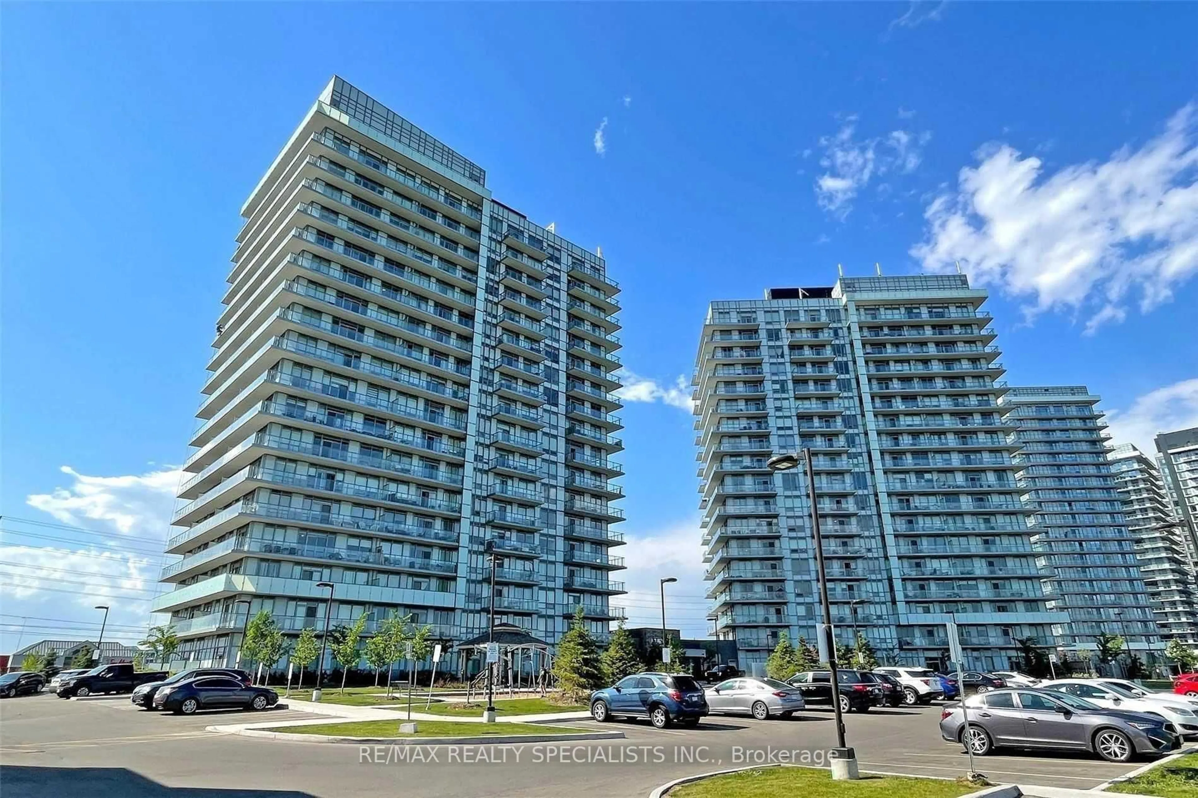 A pic from outside/outdoor area/front of a property/back of a property/a pic from drone, unknown for 4677 GLEN ERIN Dr #603, Mississauga Ontario L5M 2E3