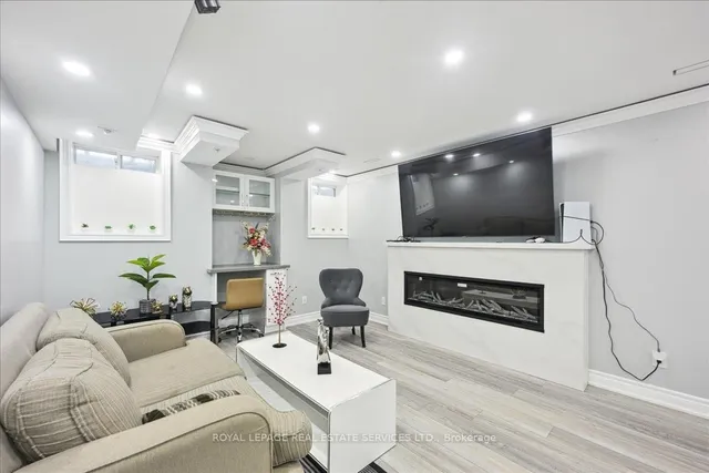 Additional property image - 1335 Rose Way