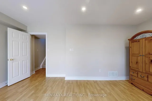 Additional property image - 1480 Britannia Rd Unit 91