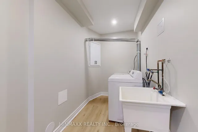 Additional property image - 1480 Britannia Rd Unit 91