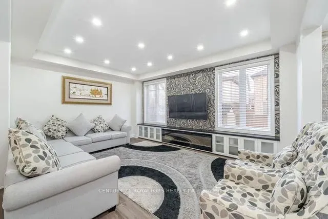 Additional property image - 77 Enford Cres