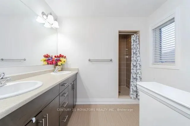Additional property image - 77 Enford Cres