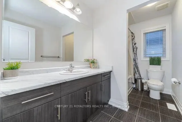 Additional property image - 77 Enford Cres
