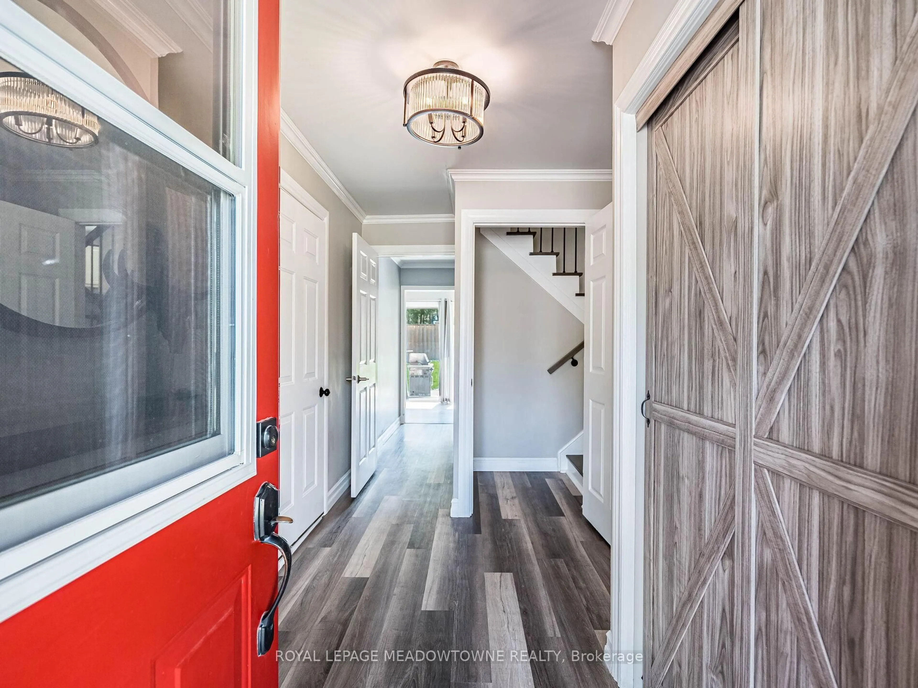 Indoor entryway for 38 Diane Dr, Orangeville Ontario L9W 3N5
