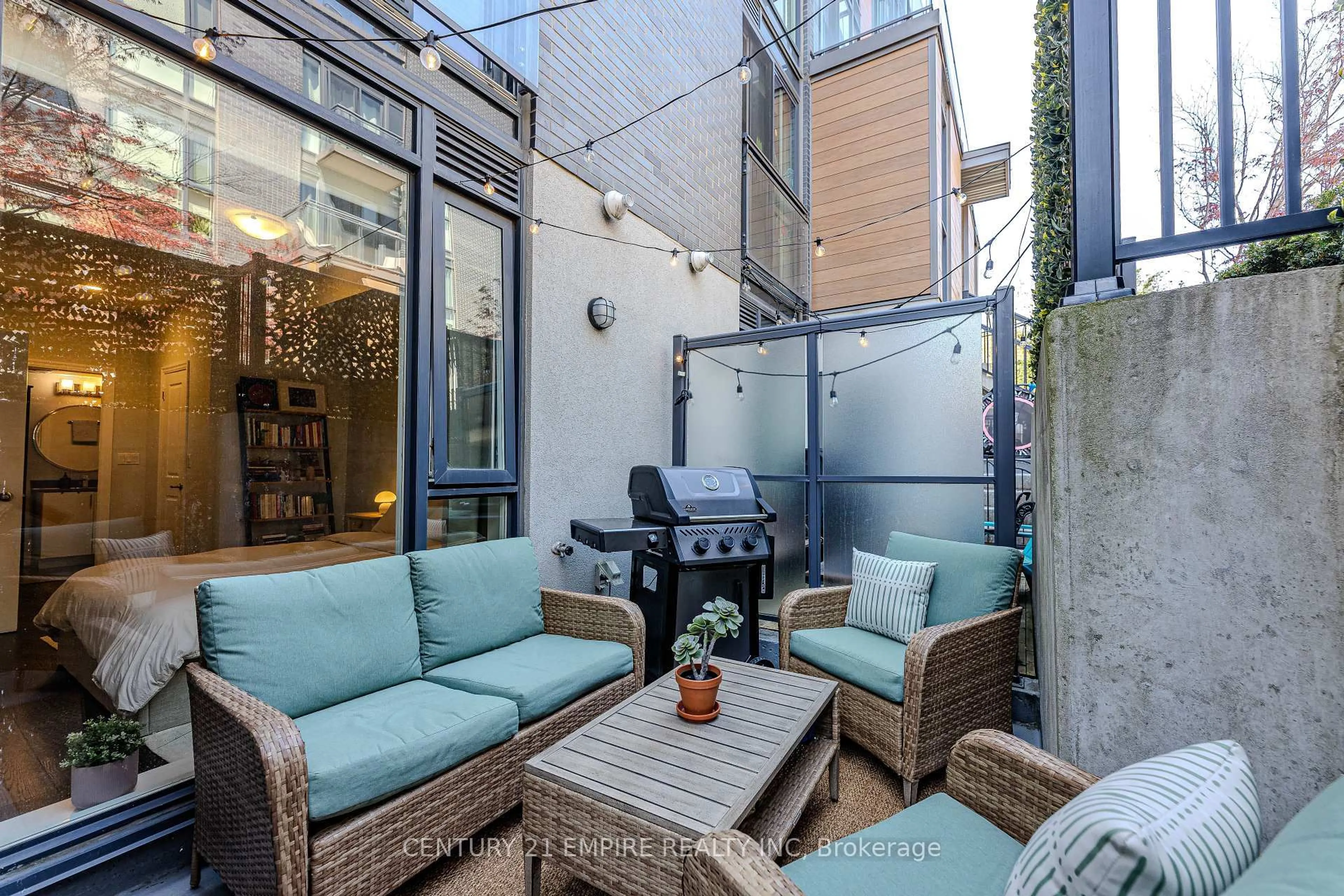 Patio, street for 15 Sousa Mendes St #302, Toronto Ontario M6P 0A9