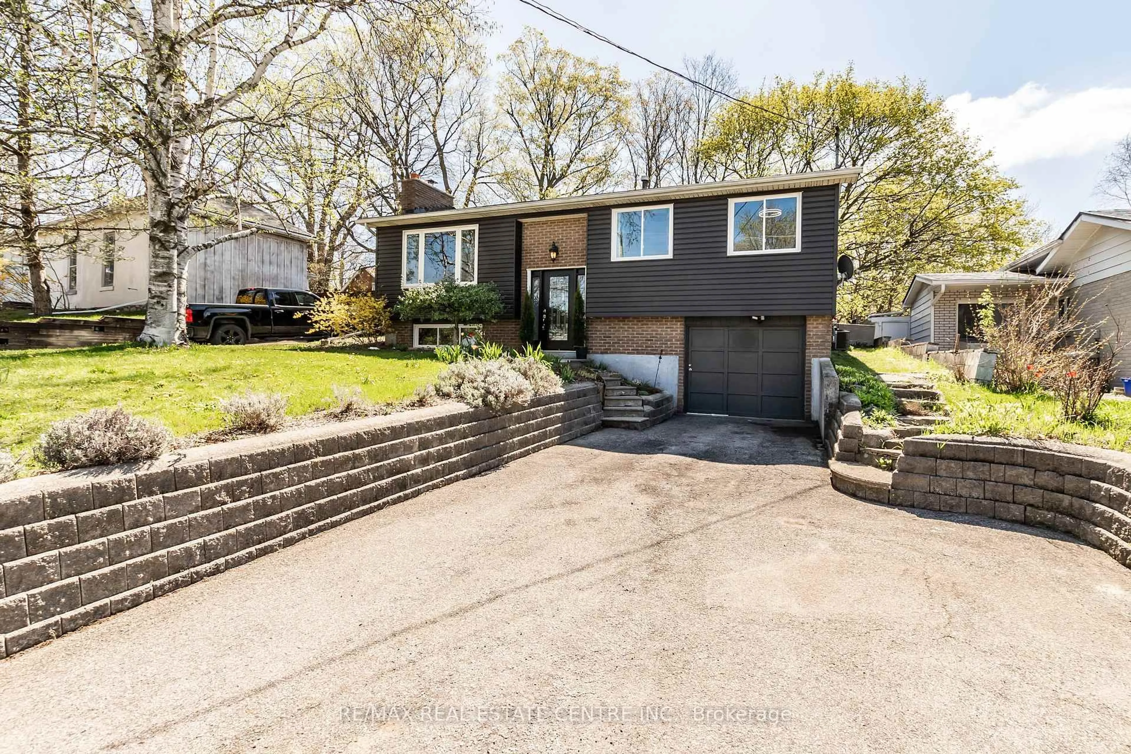 Unknown for 12 Cobblehill Rd, Halton Hills Ontario L7J 1N9