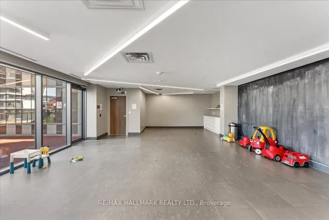 Additional property image - 5033 Four Springs Ave Unit 412