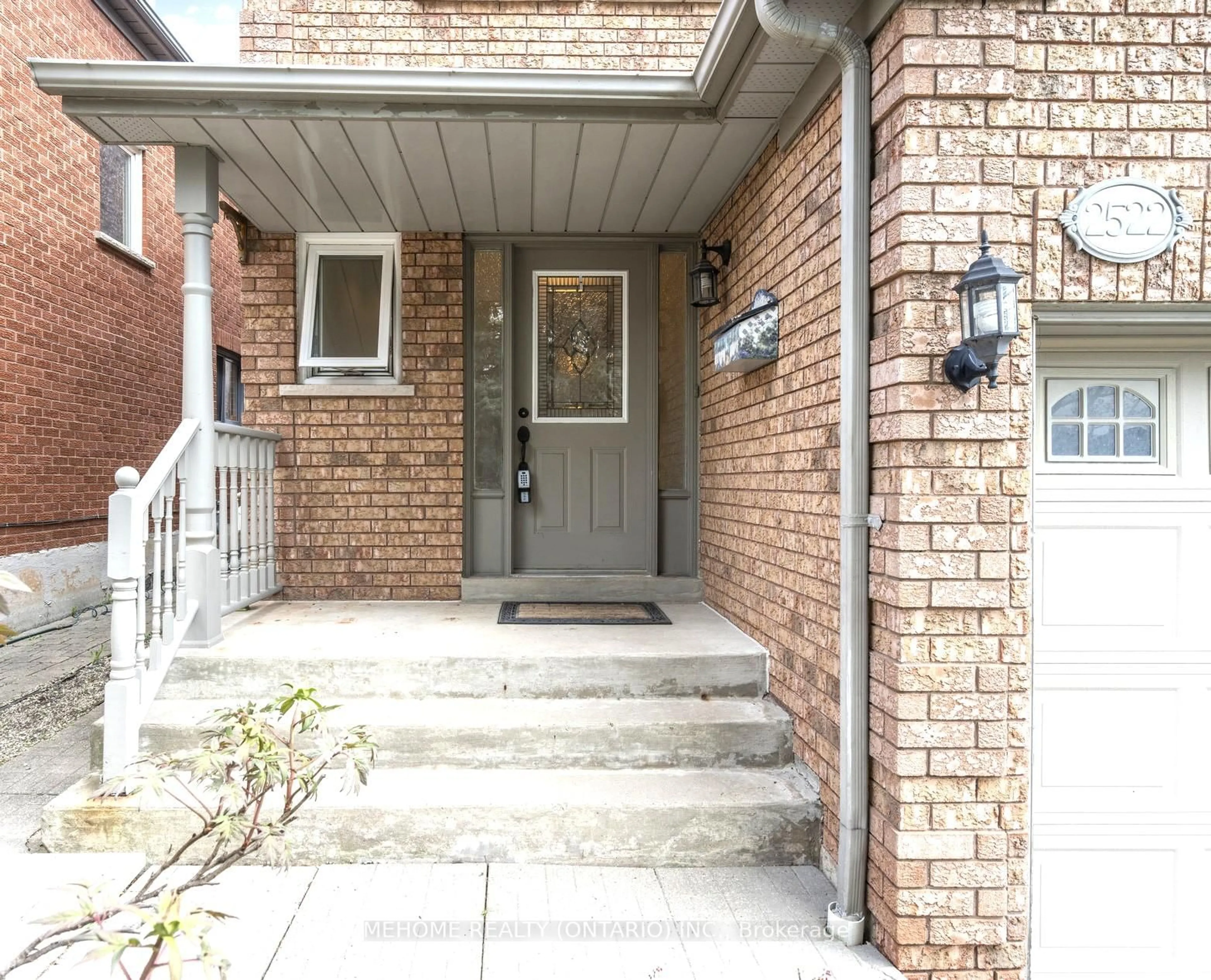 Unknown for 2522 Willowburne Dr, Mississauga Ontario L5M 5E9