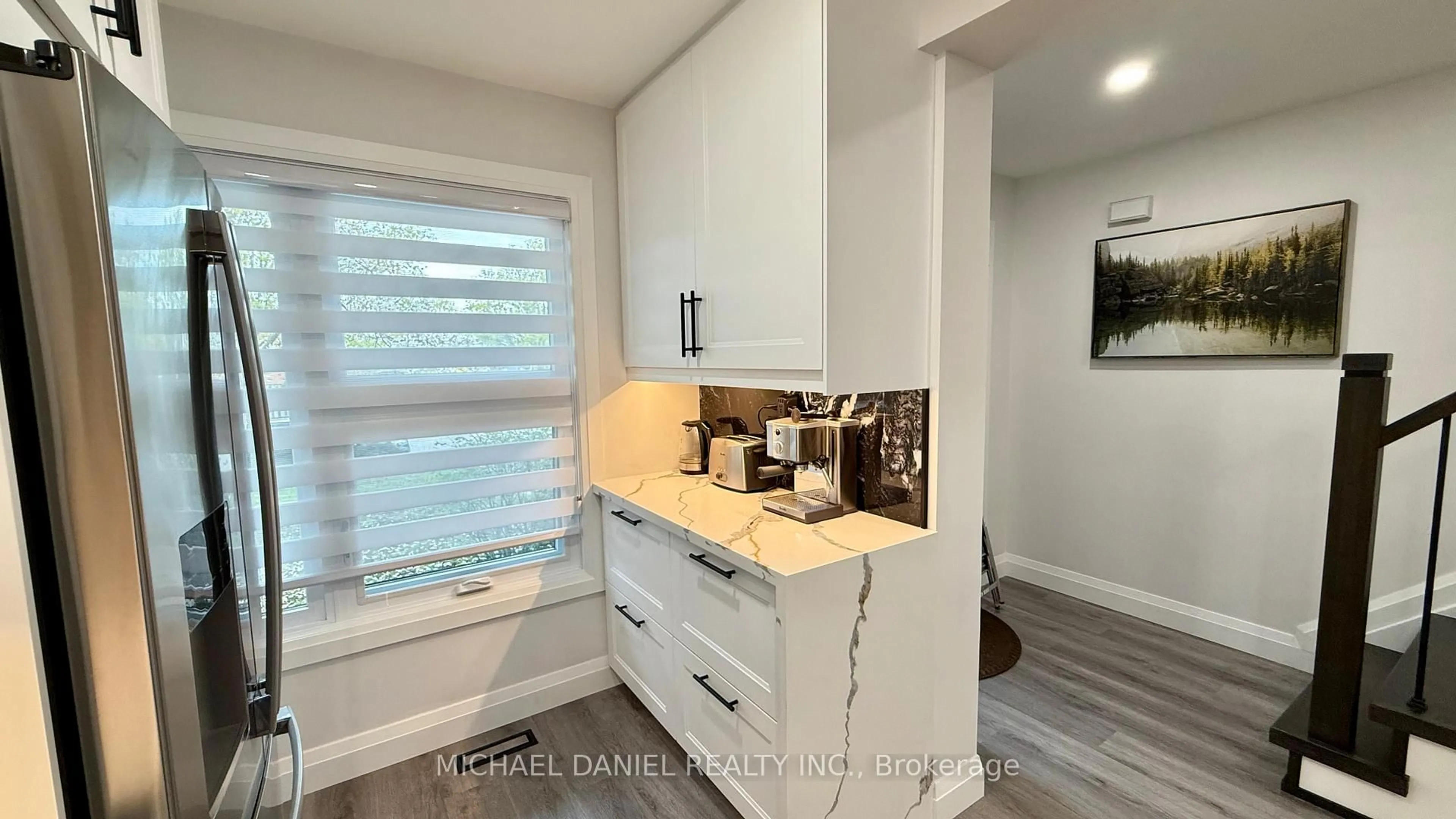 Unknown for 2097 CHRISDON Rd, Burlington Ontario L7M 3S3