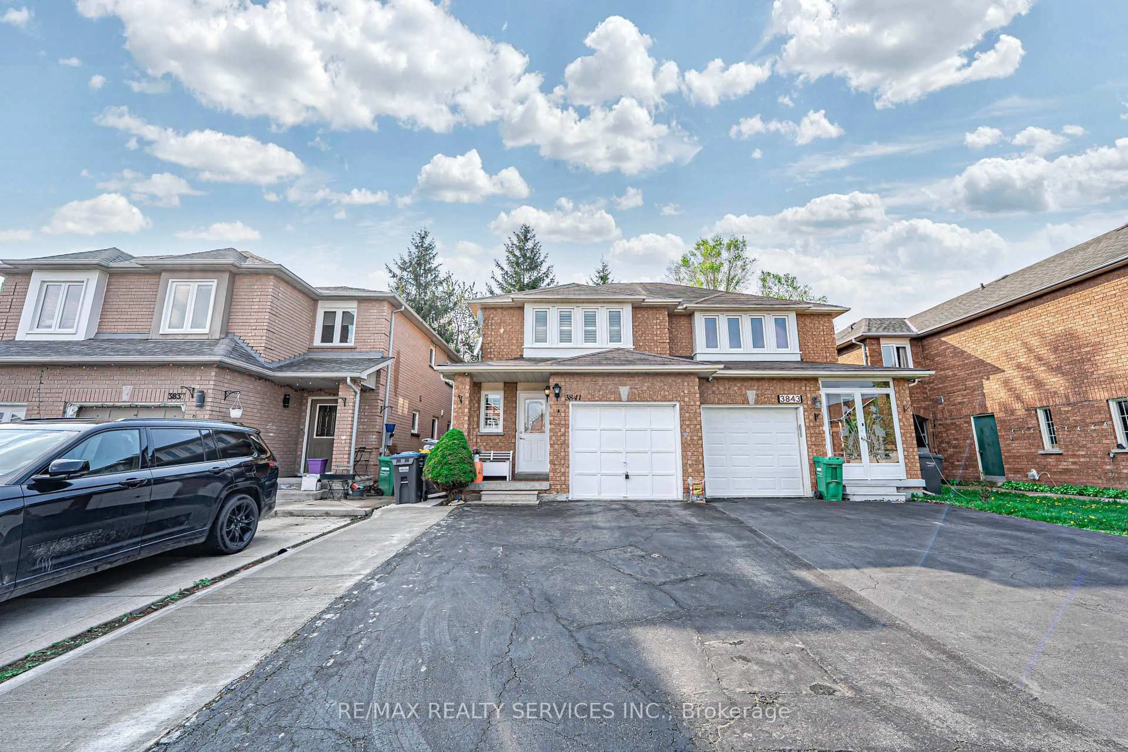 Unknown for 3841 Densbury Dr, Mississauga Ontario L5N 6Z3