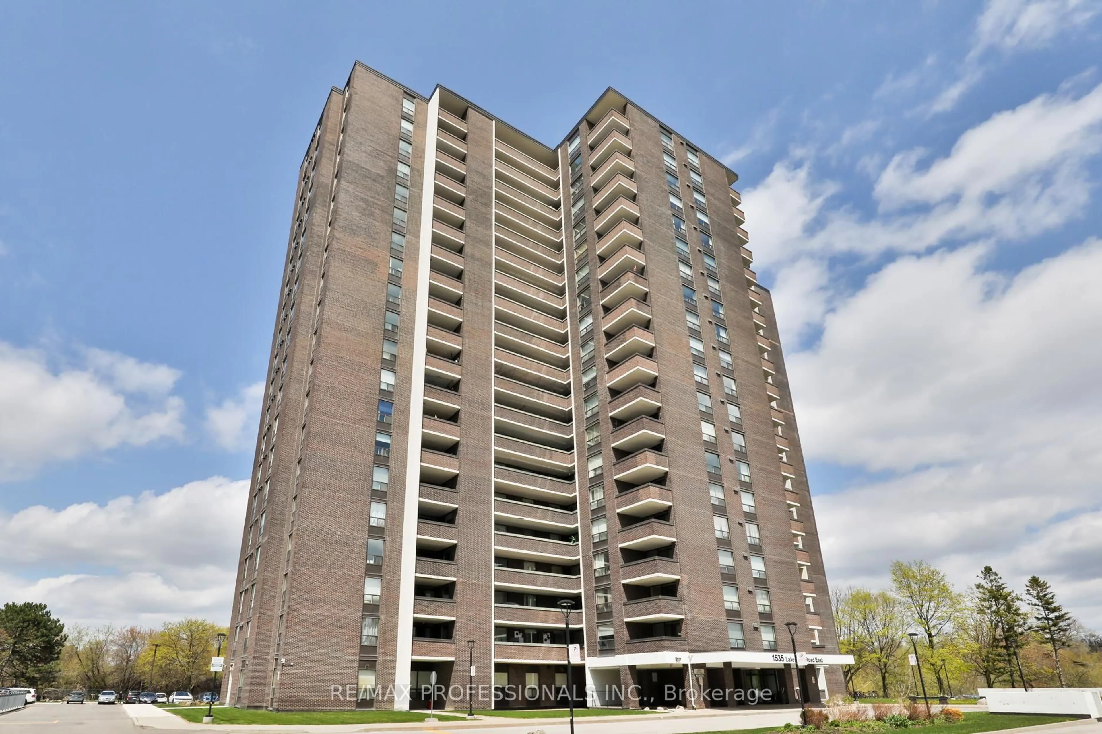 Unknown for 1535 Lakeshore Rd #906, Mississauga Ontario L5E 3E2