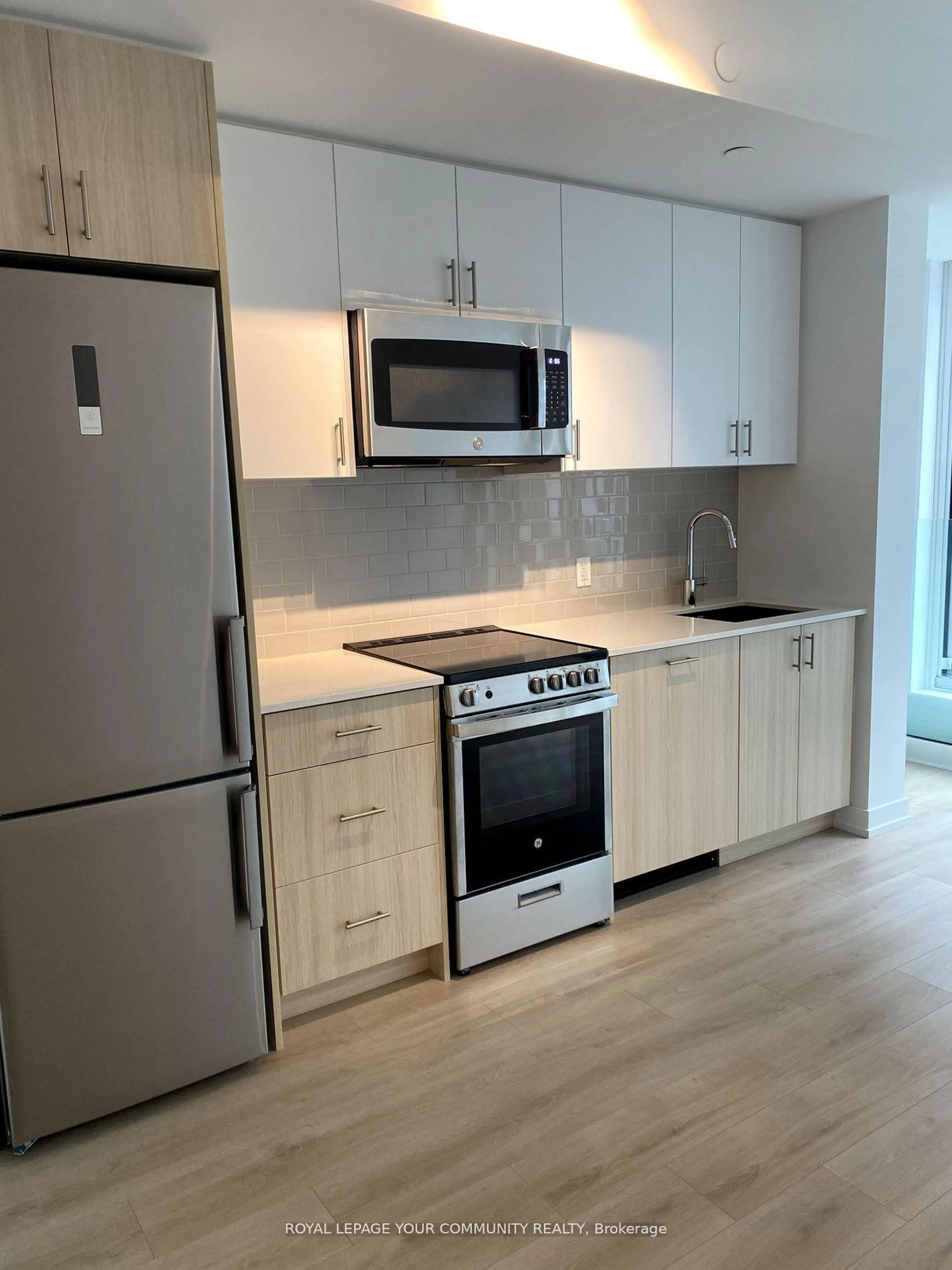 Standard kitchen, unknown for 1195 The Queensway St #511, Toronto Ontario M8Z 0H1