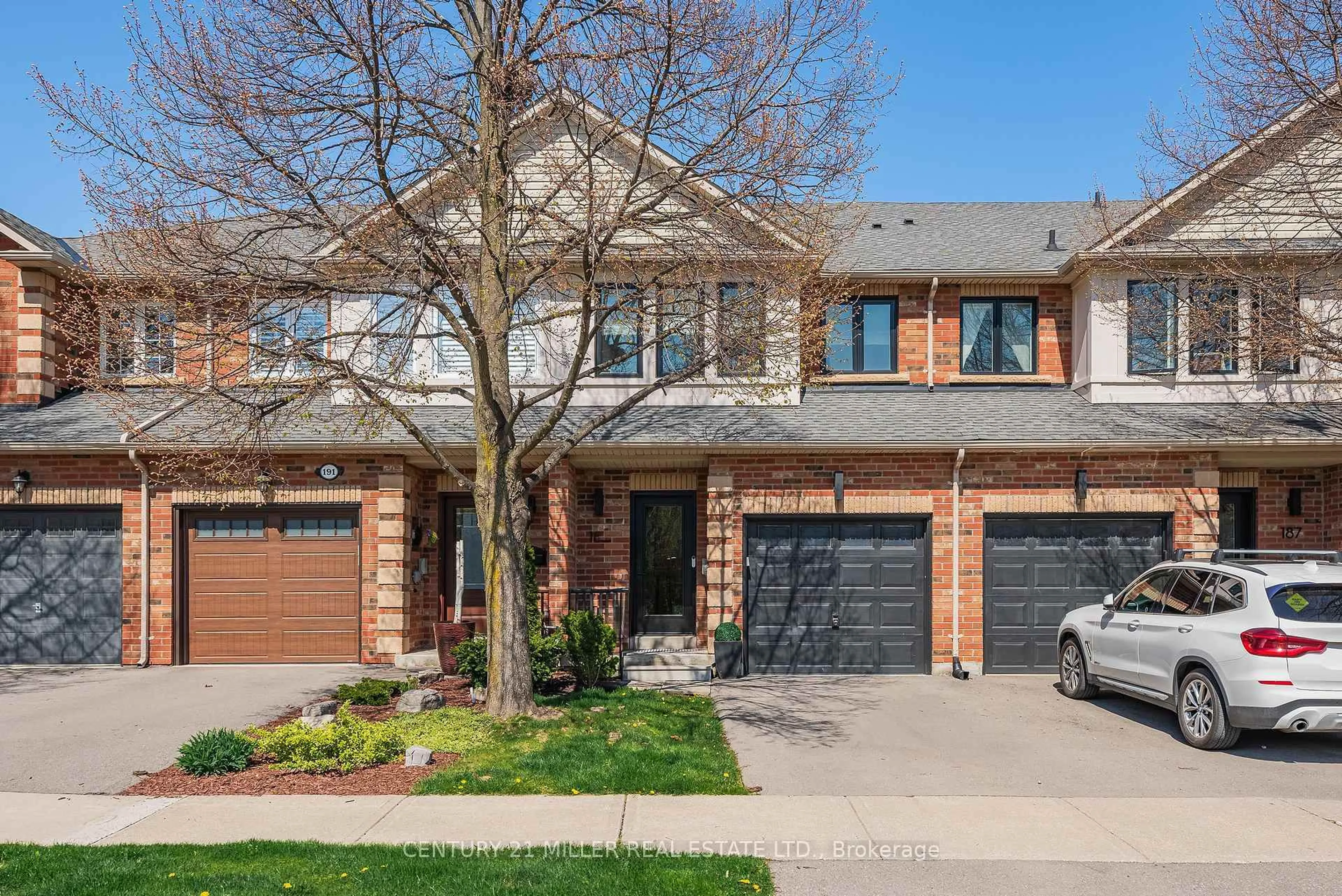 Home with brick exterior material, street for 189 Margaret Dr, Oakville Ontario L6K 2W2