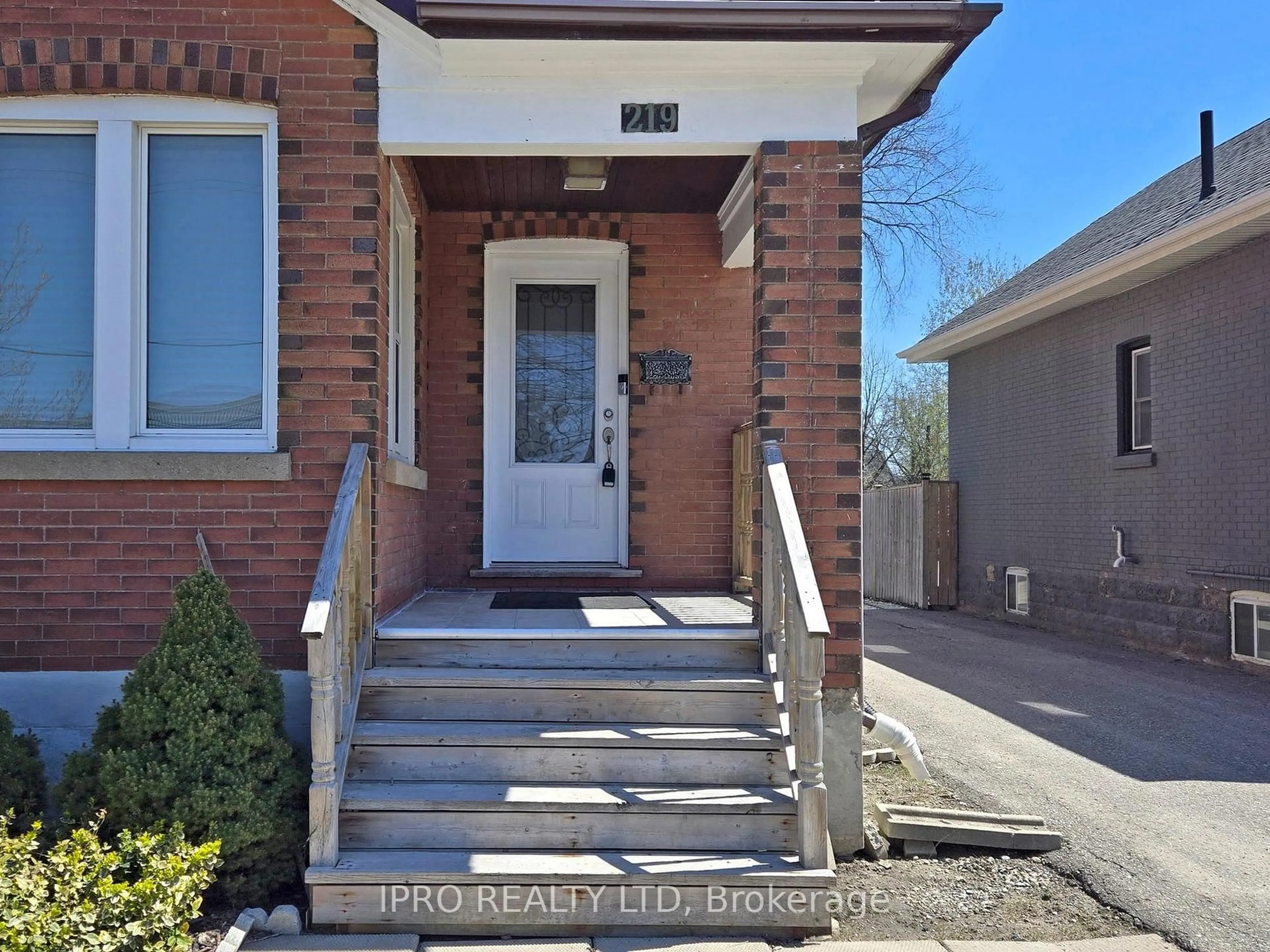 Home with brick exterior material, street for 219 Queen St, Brampton Ontario L6Y 1M6