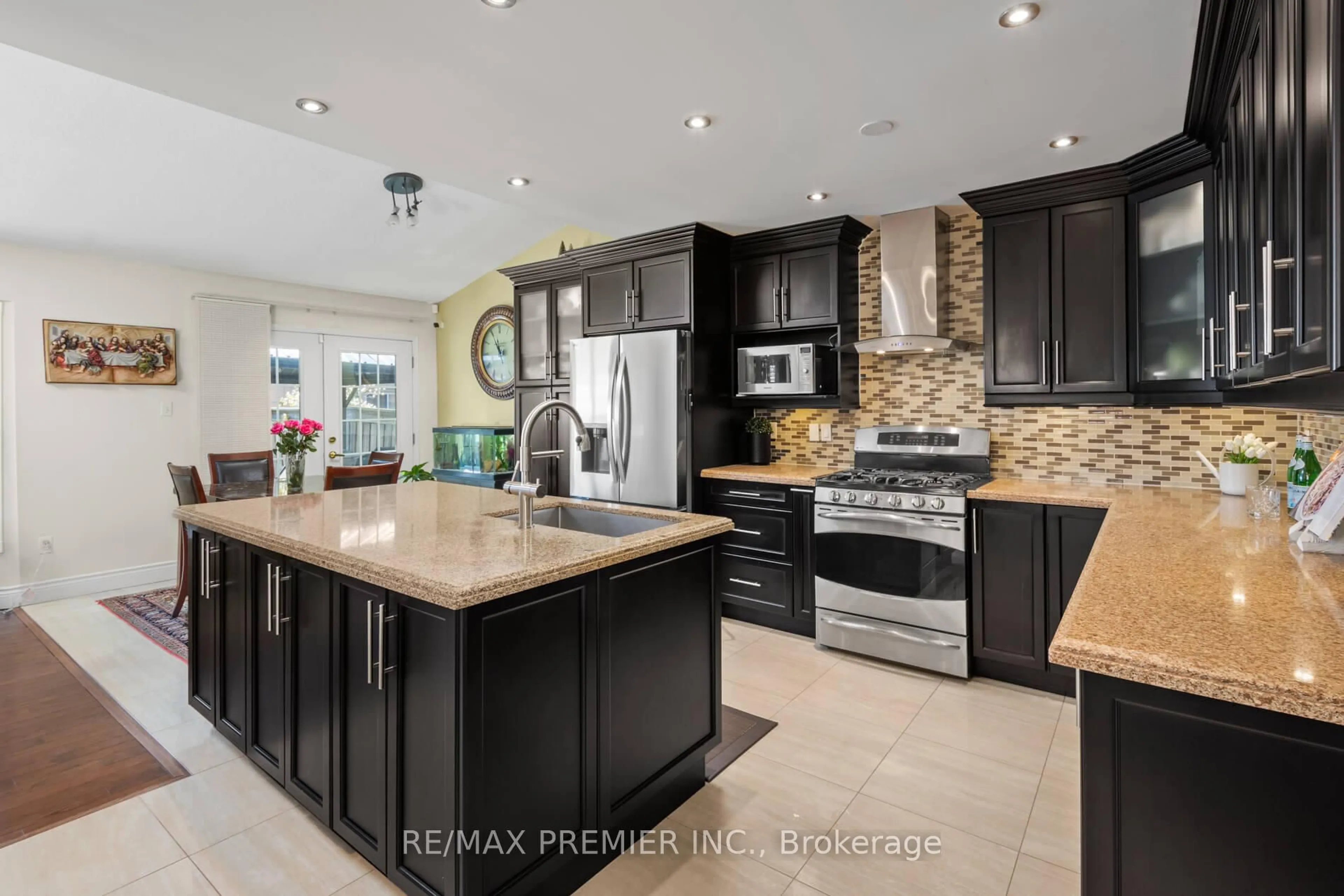 Contemporary kitchen, ceramic/tile floor for 3960 Honey Locust Tr, Mississauga Ontario L5N 7A5
