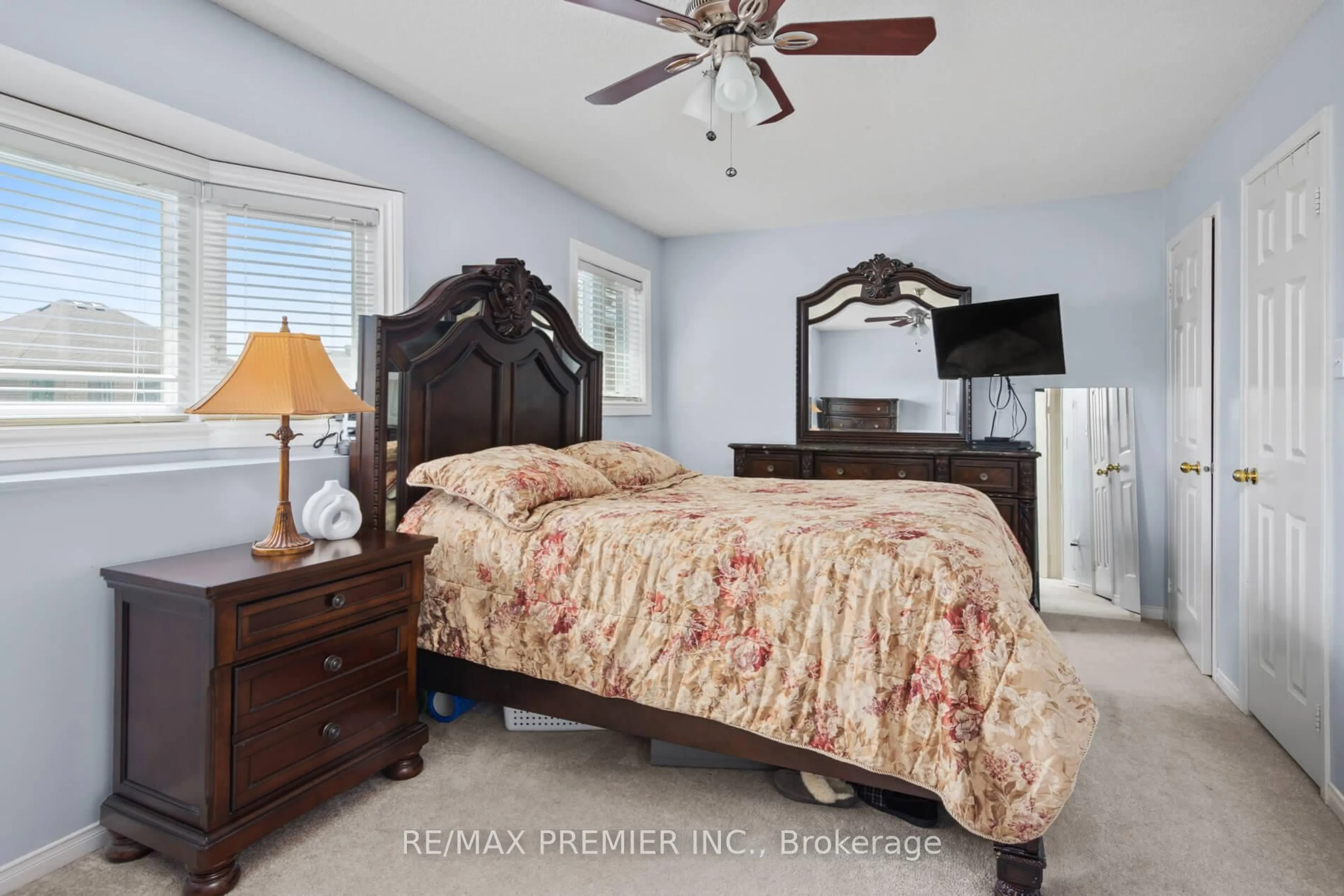 Bedroom with bed, unknown for 3960 Honey Locust Tr, Mississauga Ontario L5N 7A5