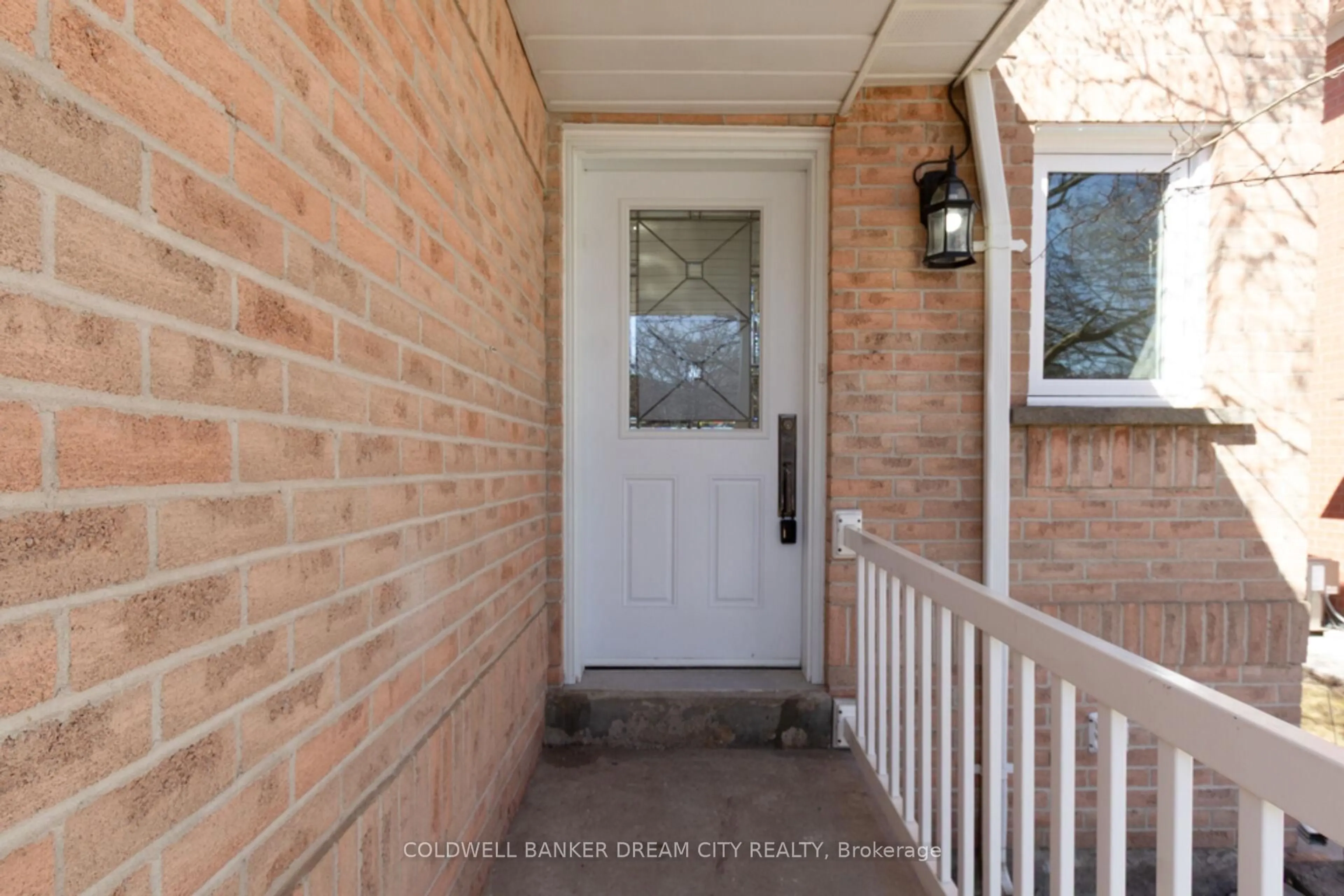 Indoor entryway for 5 Asterwind Cres, Brampton Ontario L6R 1V9