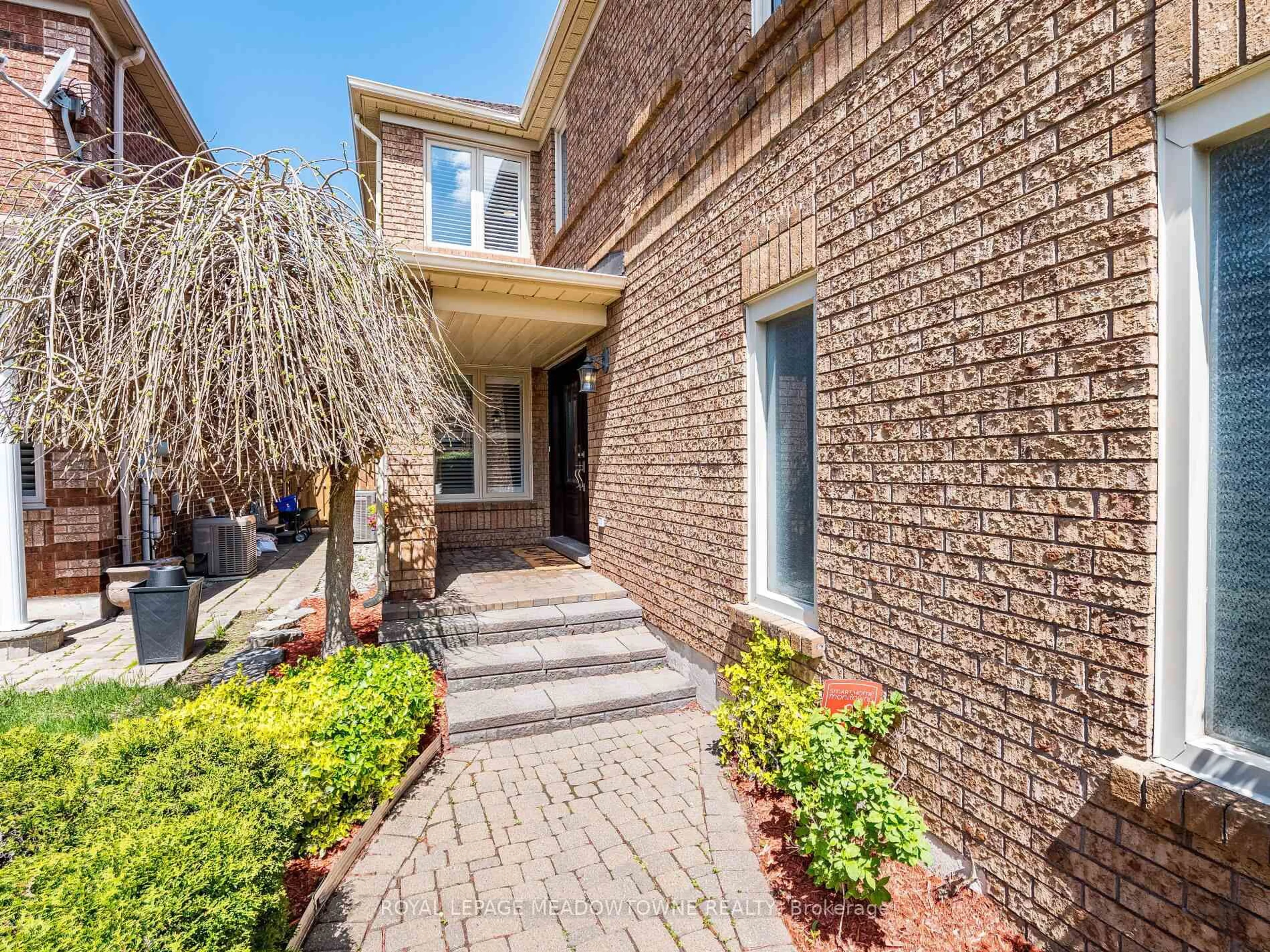 Home with brick exterior material, street for 3415 Forrestdale Circ, Mississauga Ontario L5N 6V2