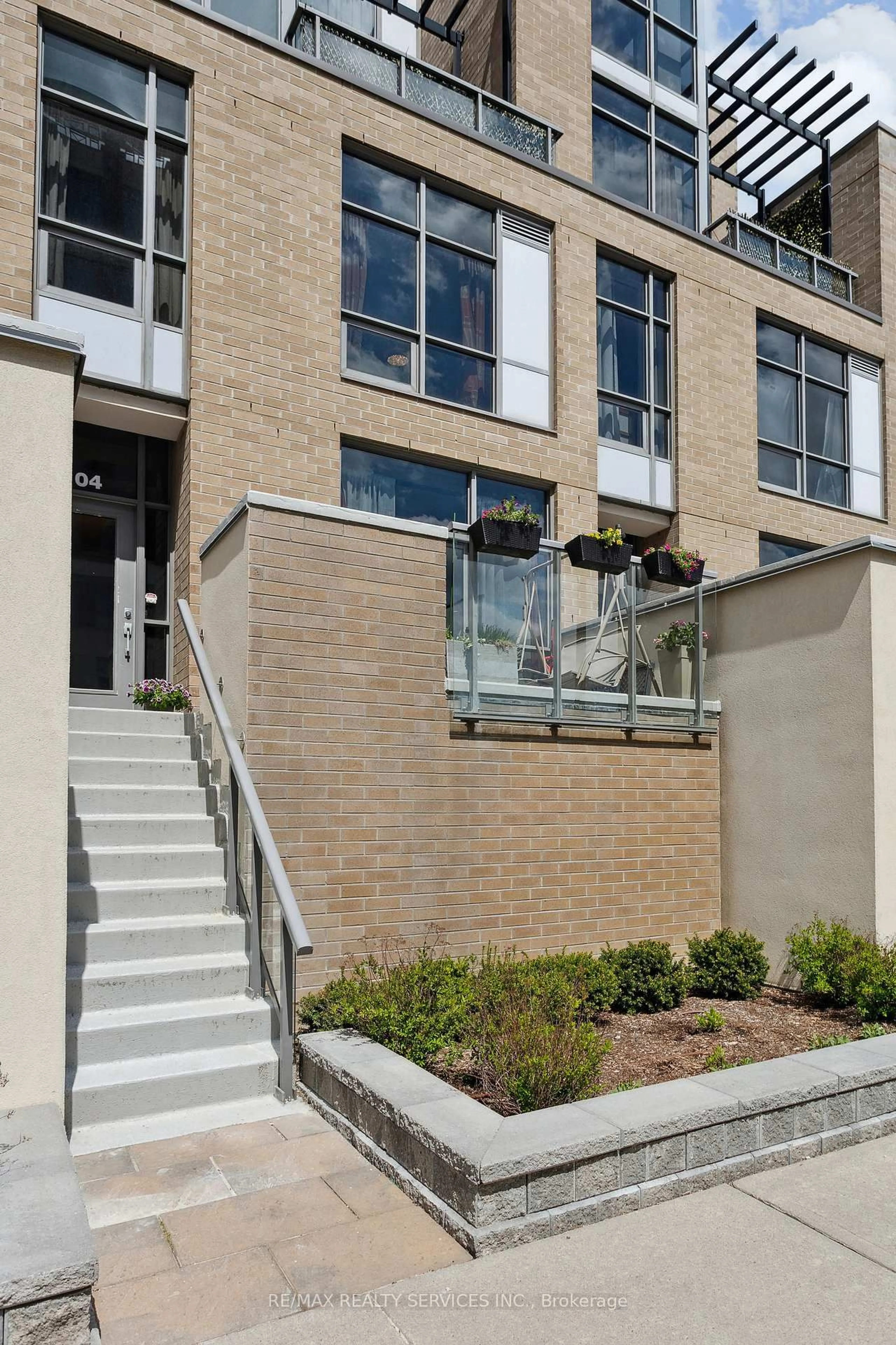 Unknown for 1940 Ironstone Dr #104, Burlington Ontario L7L 0E4