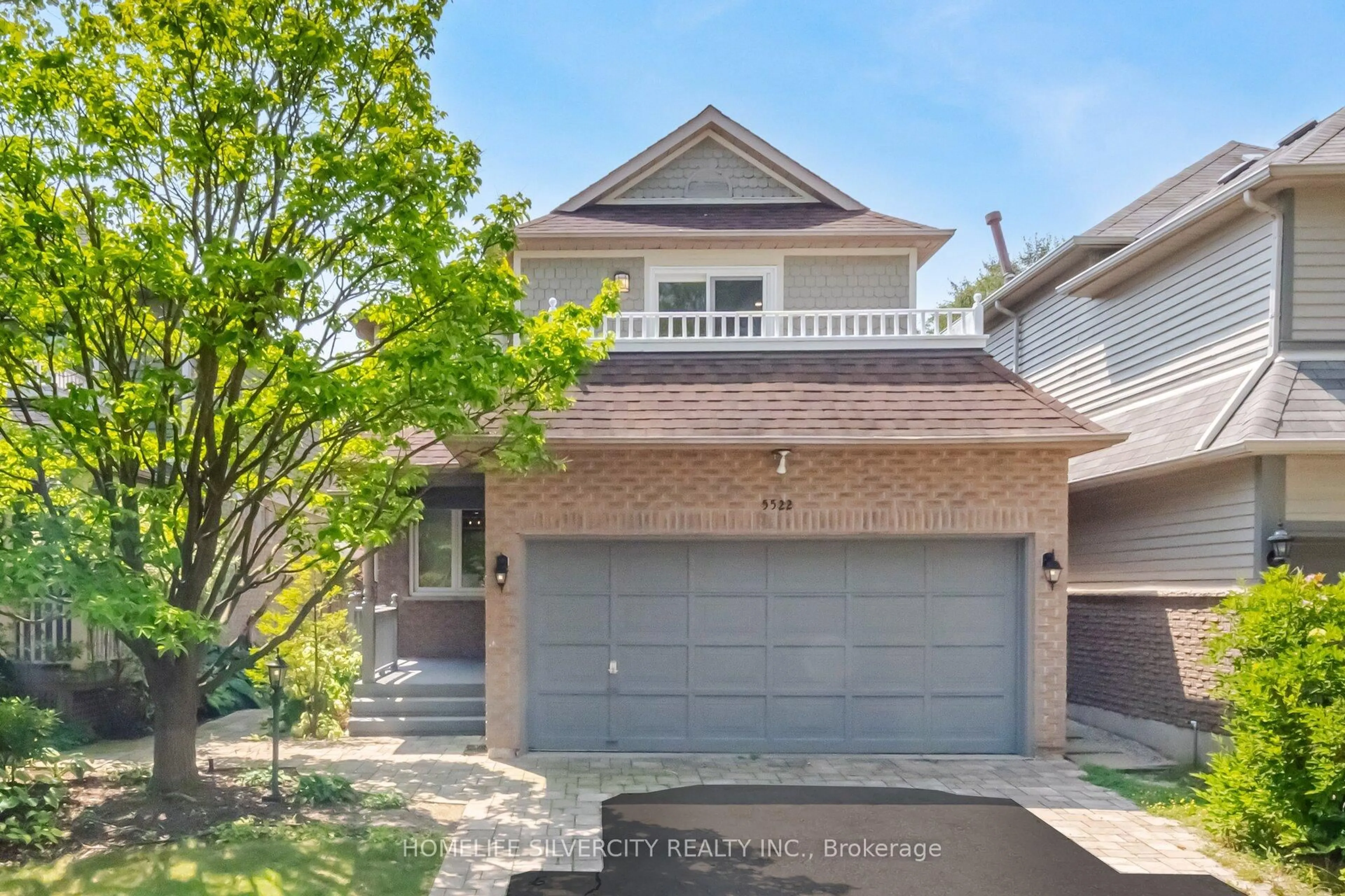 Home with vinyl exterior material, street for 5522 Holbrook Rd, Mississauga Ontario L5M 5G4