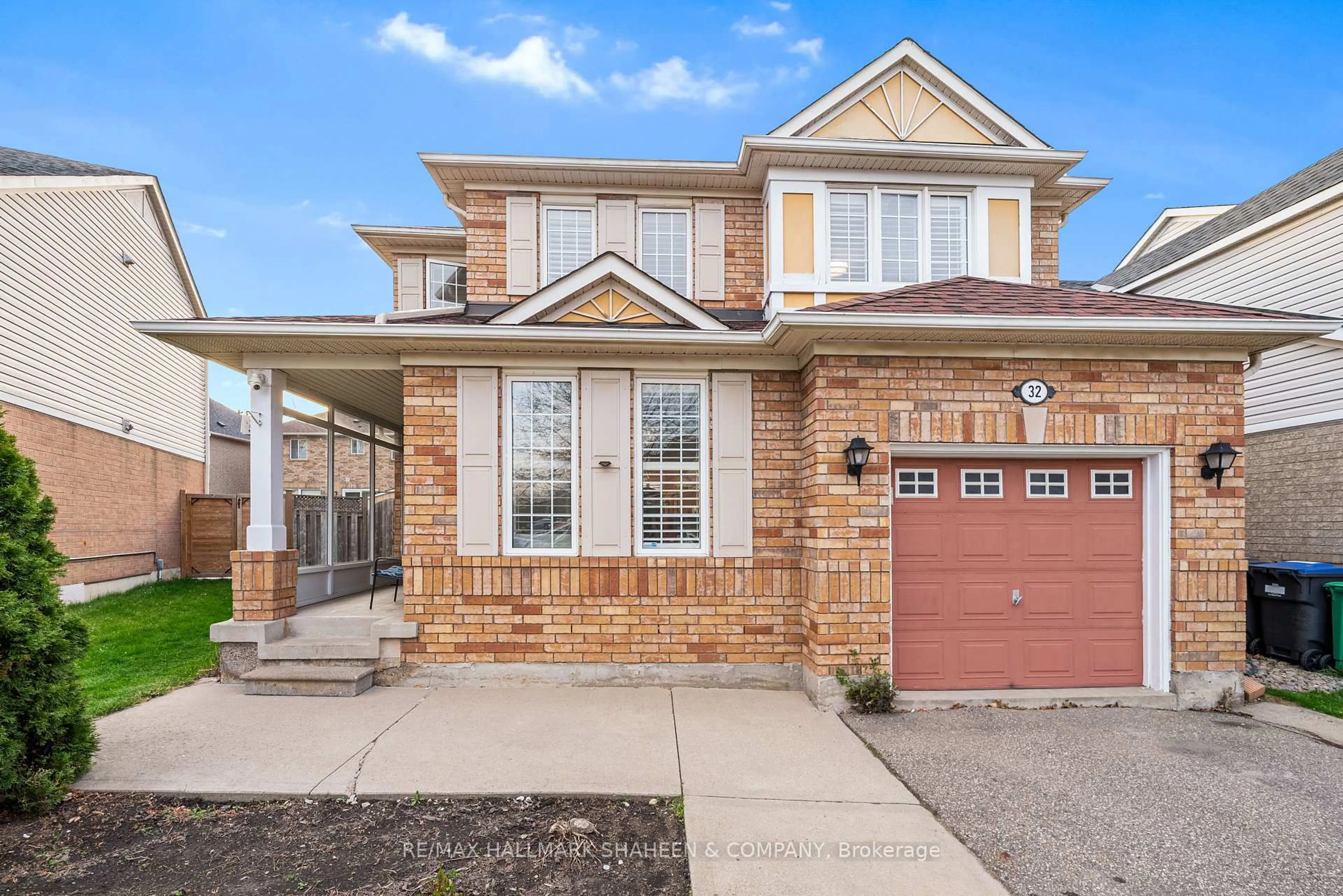Home with brick exterior material, street for 32 Rowland St, Brampton Ontario L7A 1Z8