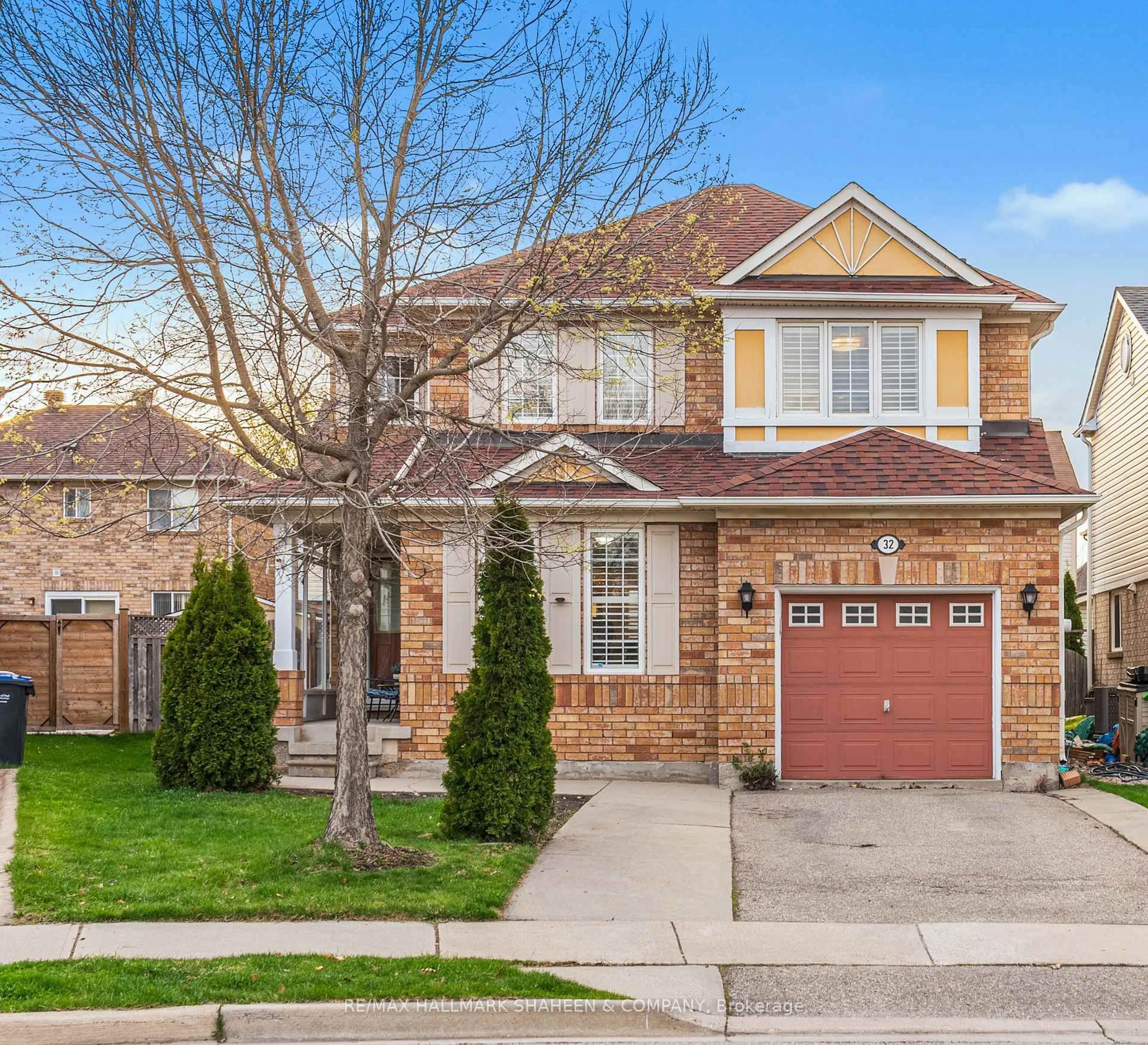 Home with brick exterior material, street for 32 Rowland St, Brampton Ontario L7A 1Z8