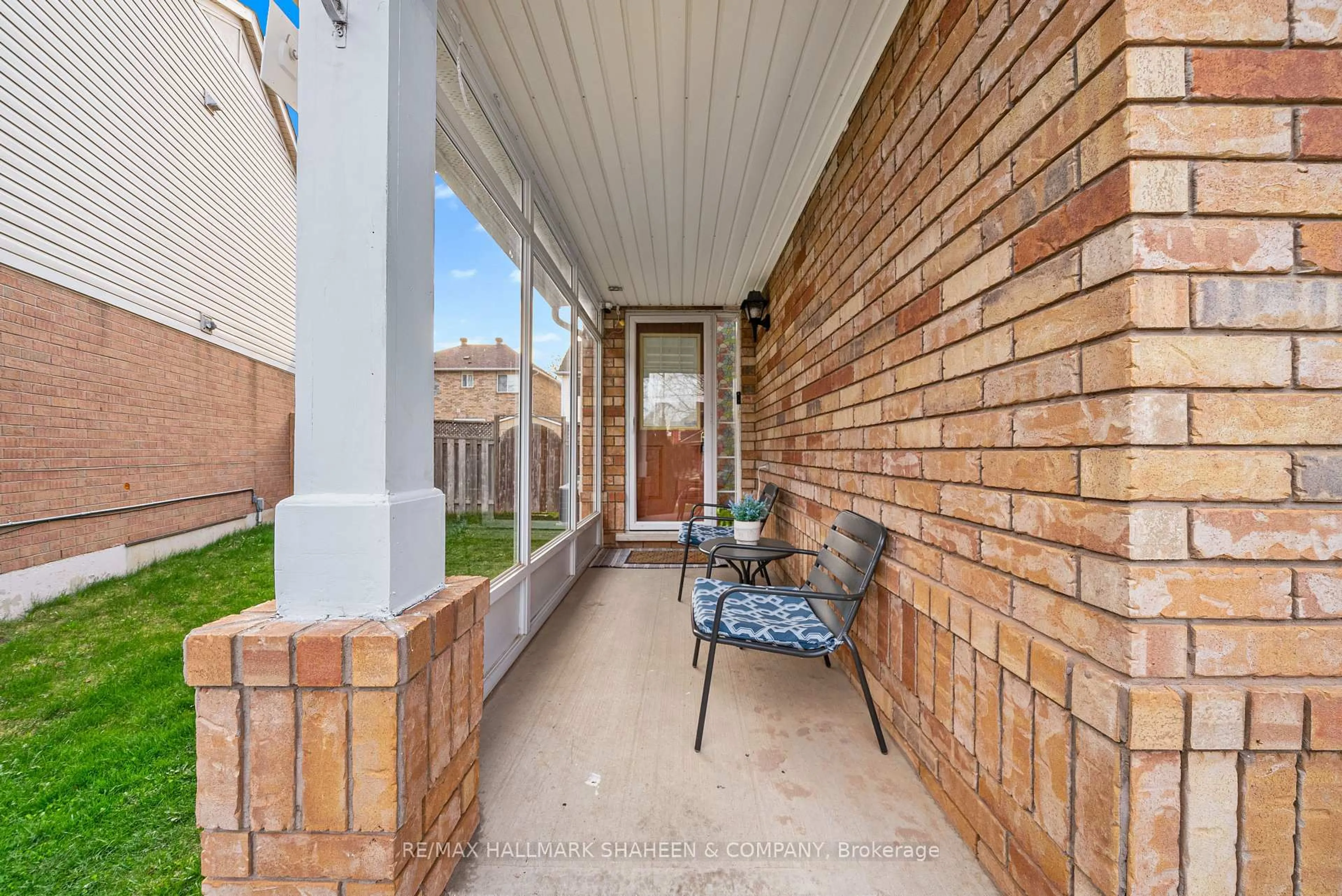 Patio, street for 32 Rowland St, Brampton Ontario L7A 1Z8