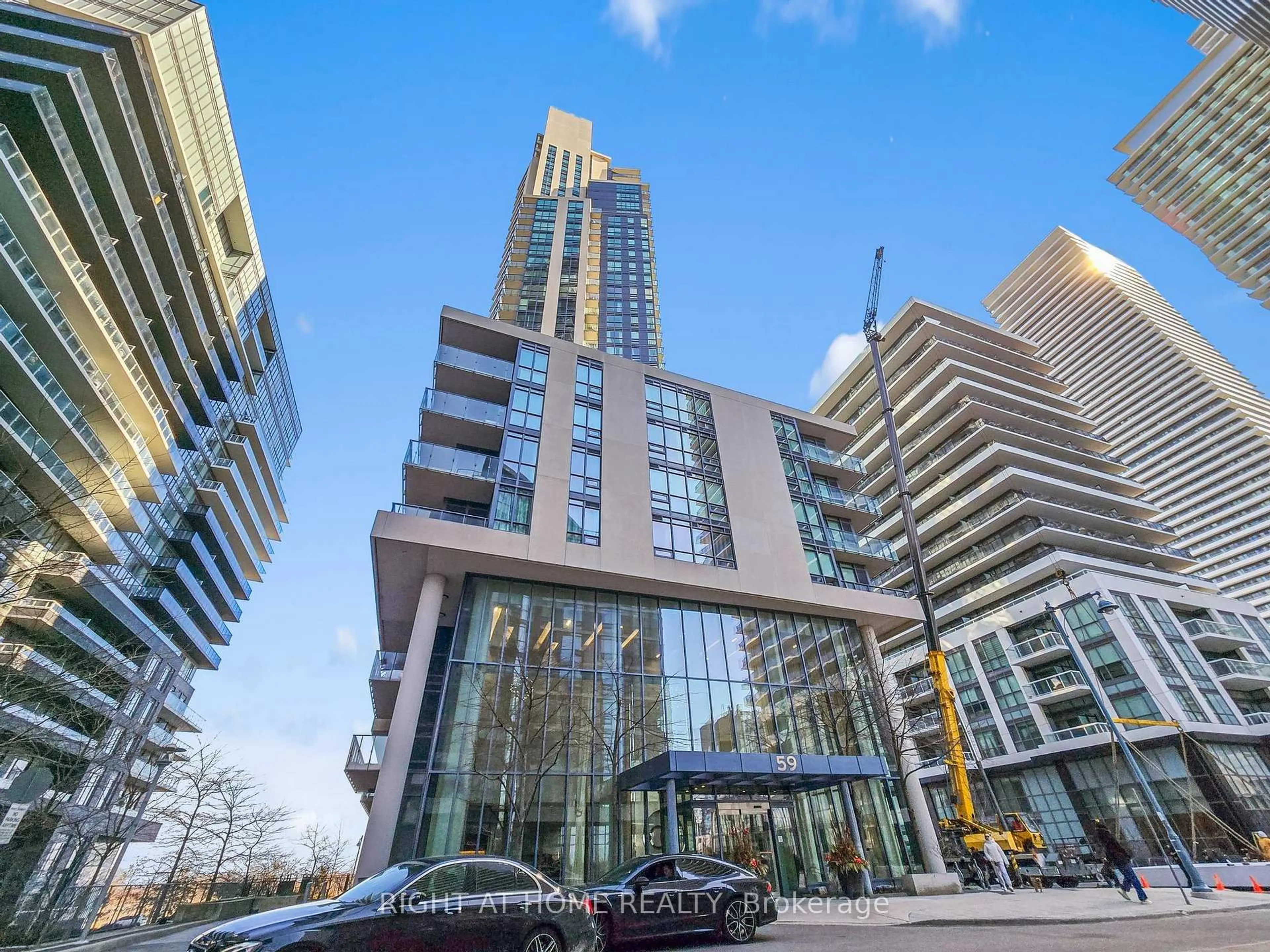 Indoor foyer for 59 Annie Craig Dr #715, Toronto Ontario M8V 0C4