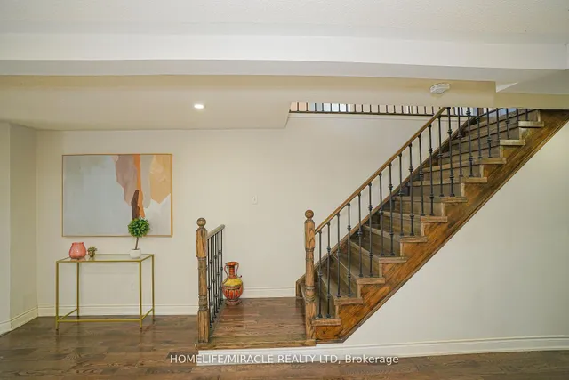 Additional property image - 23 Hollowgrove Blvd