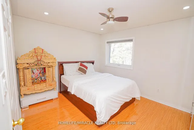 Additional property image - 23 Hollowgrove Blvd
