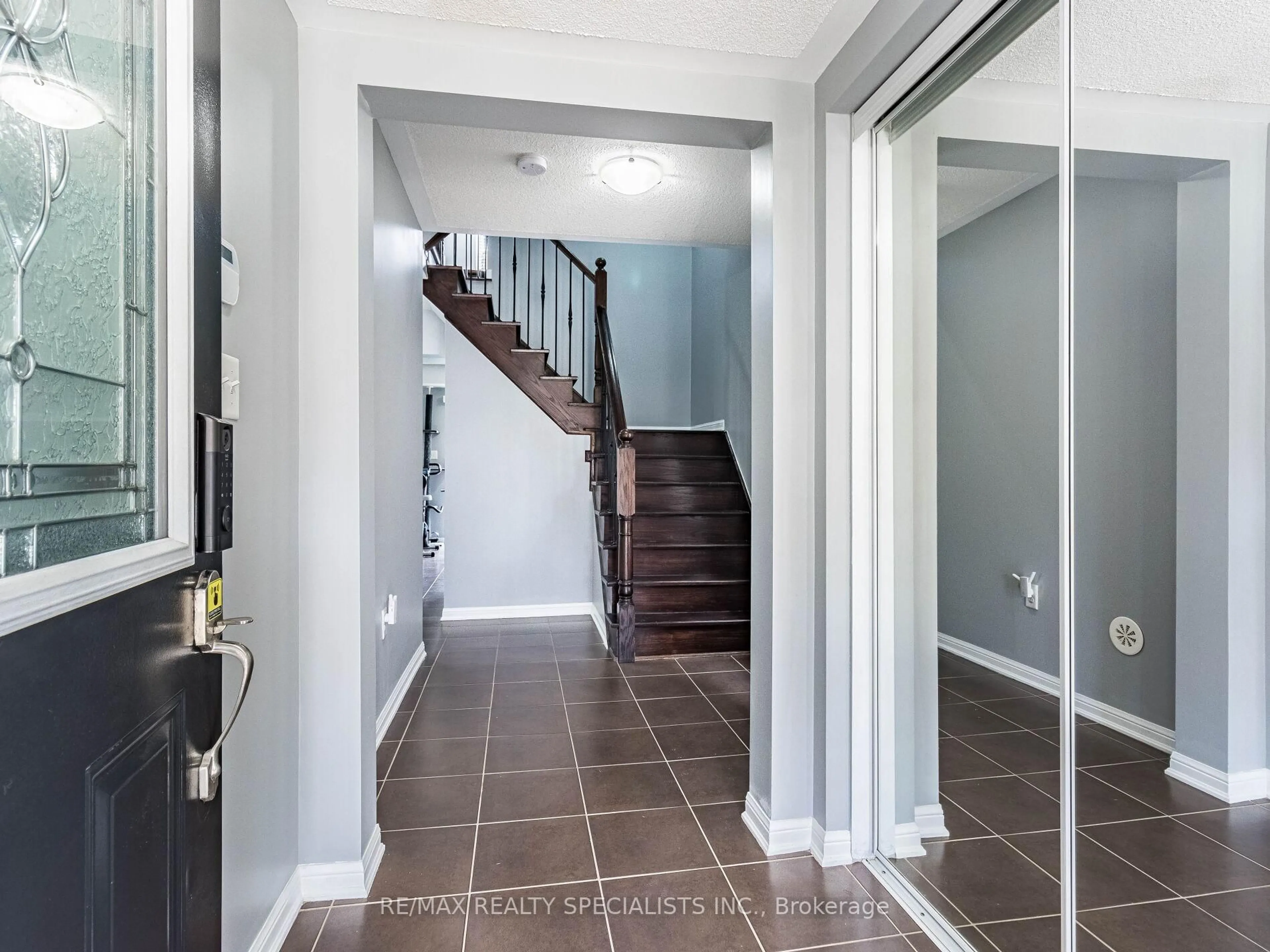 Indoor entryway for 113 Bevington Rd, Brampton Ontario L7A 0P7