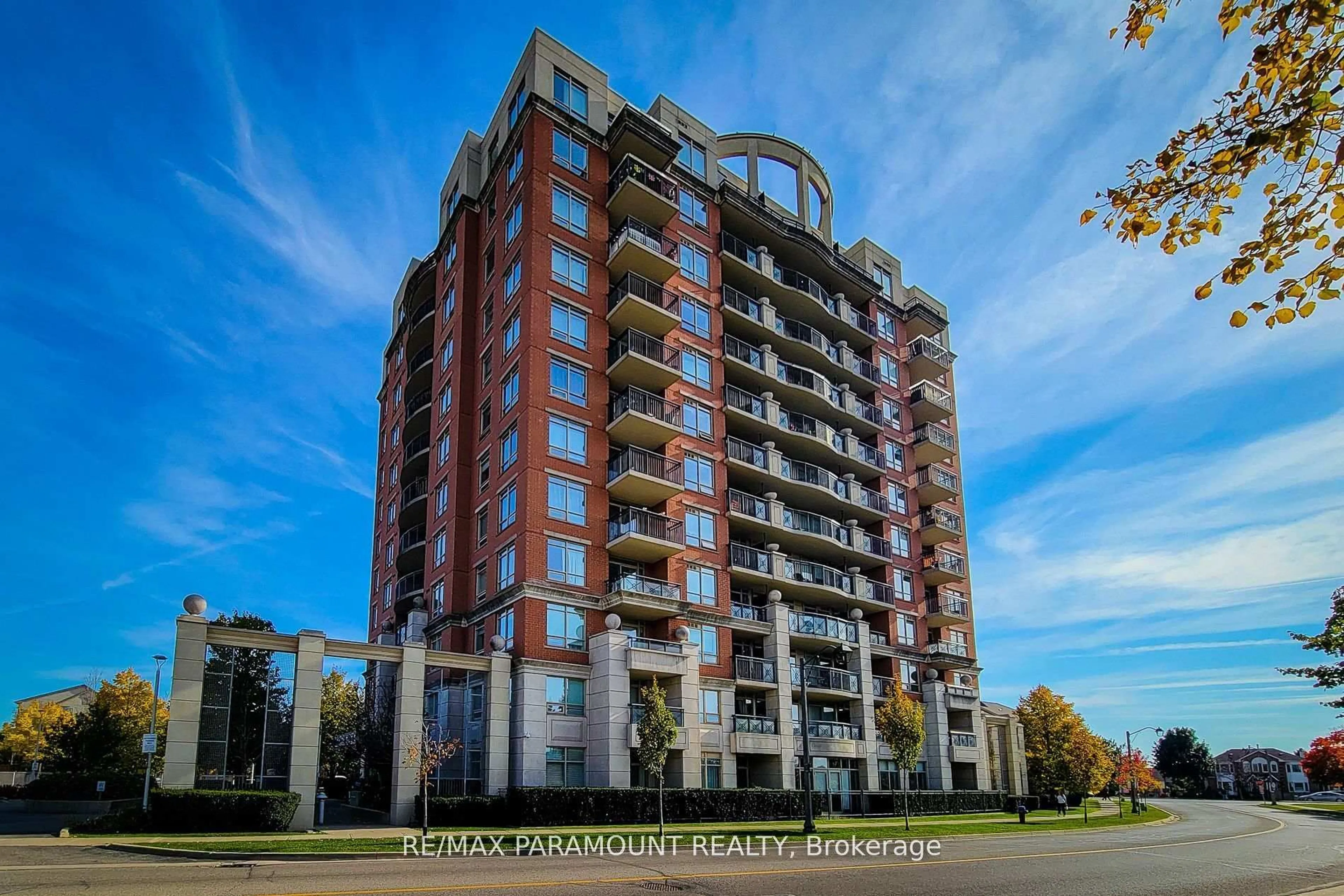 A pic from outside/outdoor area/front of a property/back of a property/a pic from drone, building for 2325 Central Park Dr #1102, Oakville Ontario L6H 0E2