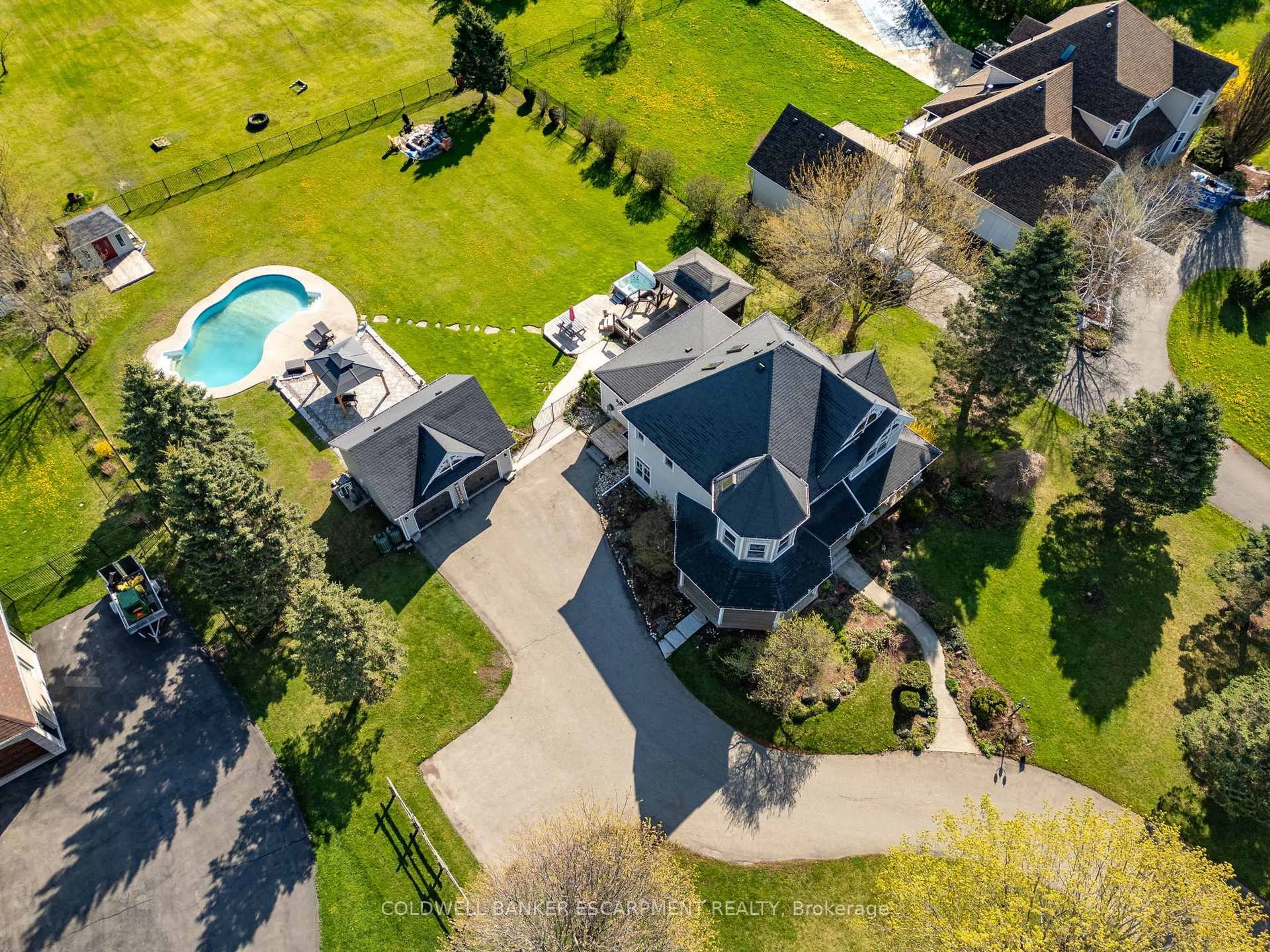 A pic from outside/outdoor area/front of a property/back of a property/a pic from drone, street for 13467 Fourth Line, Halton Hills Ontario L7J 2L8