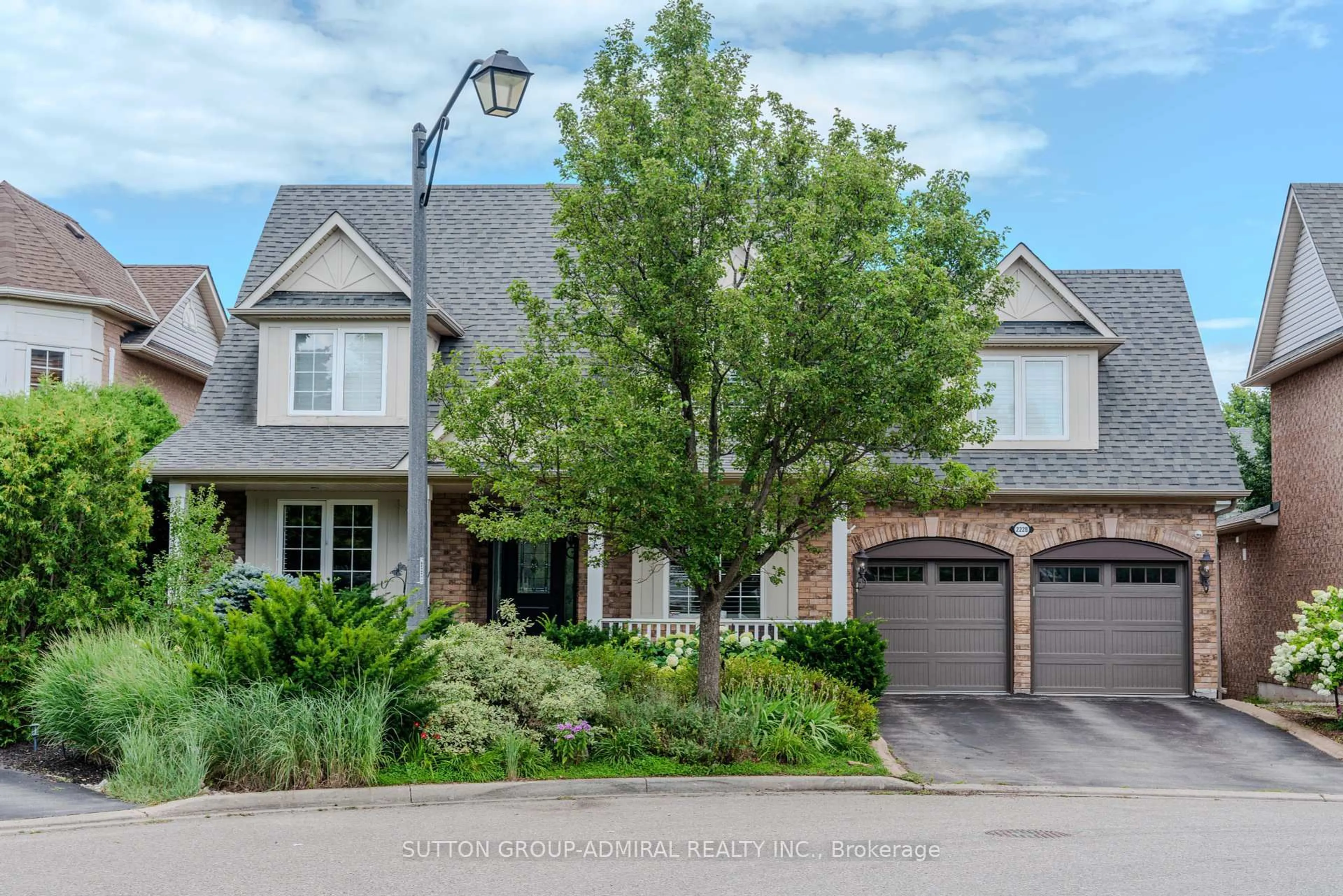 Home with brick exterior material, street for 2228 Austin Crt, Burlington Ontario L7L 6V5