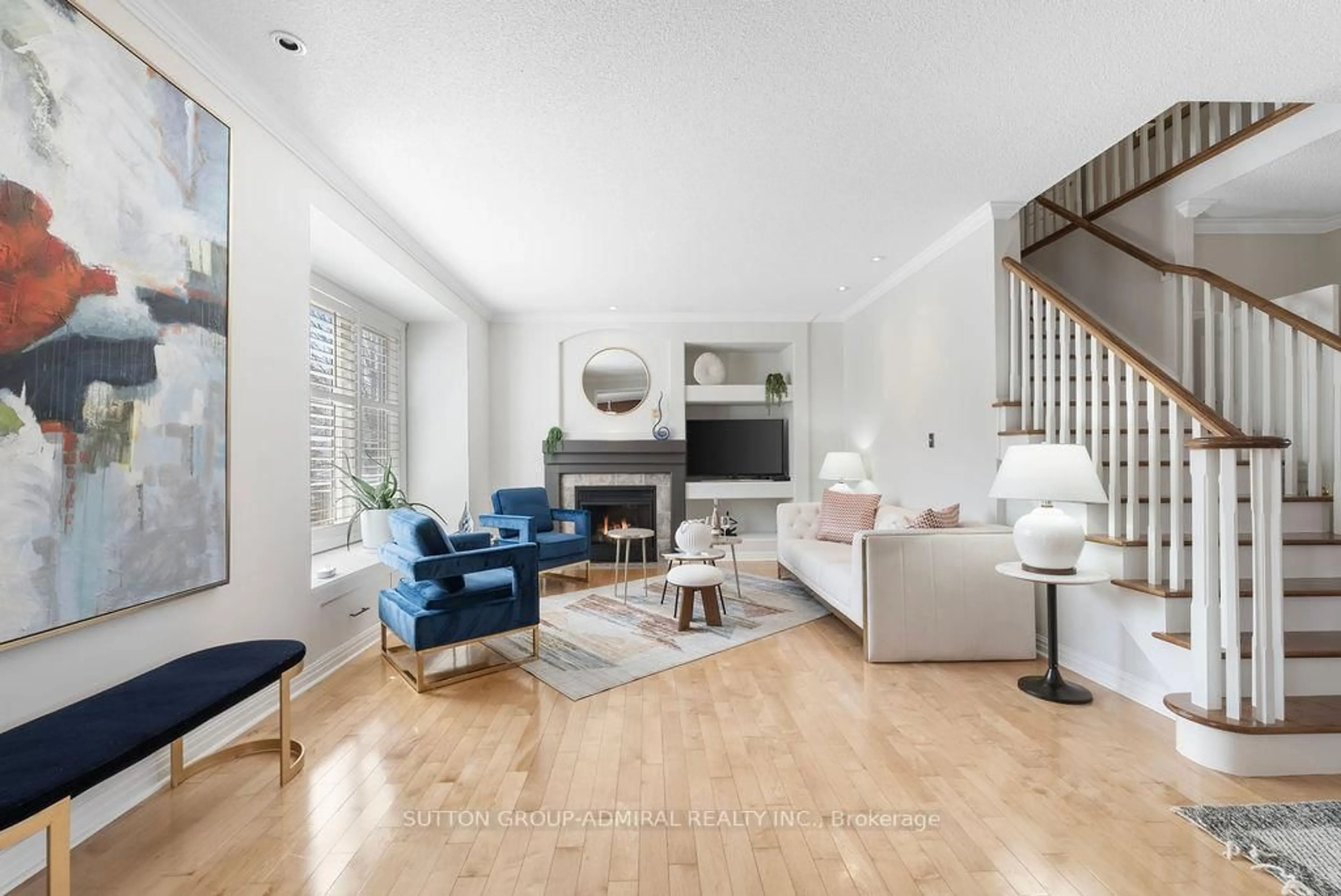 Living room with furniture, unknown for 2228 Austin Crt, Burlington Ontario L7L 6V5
