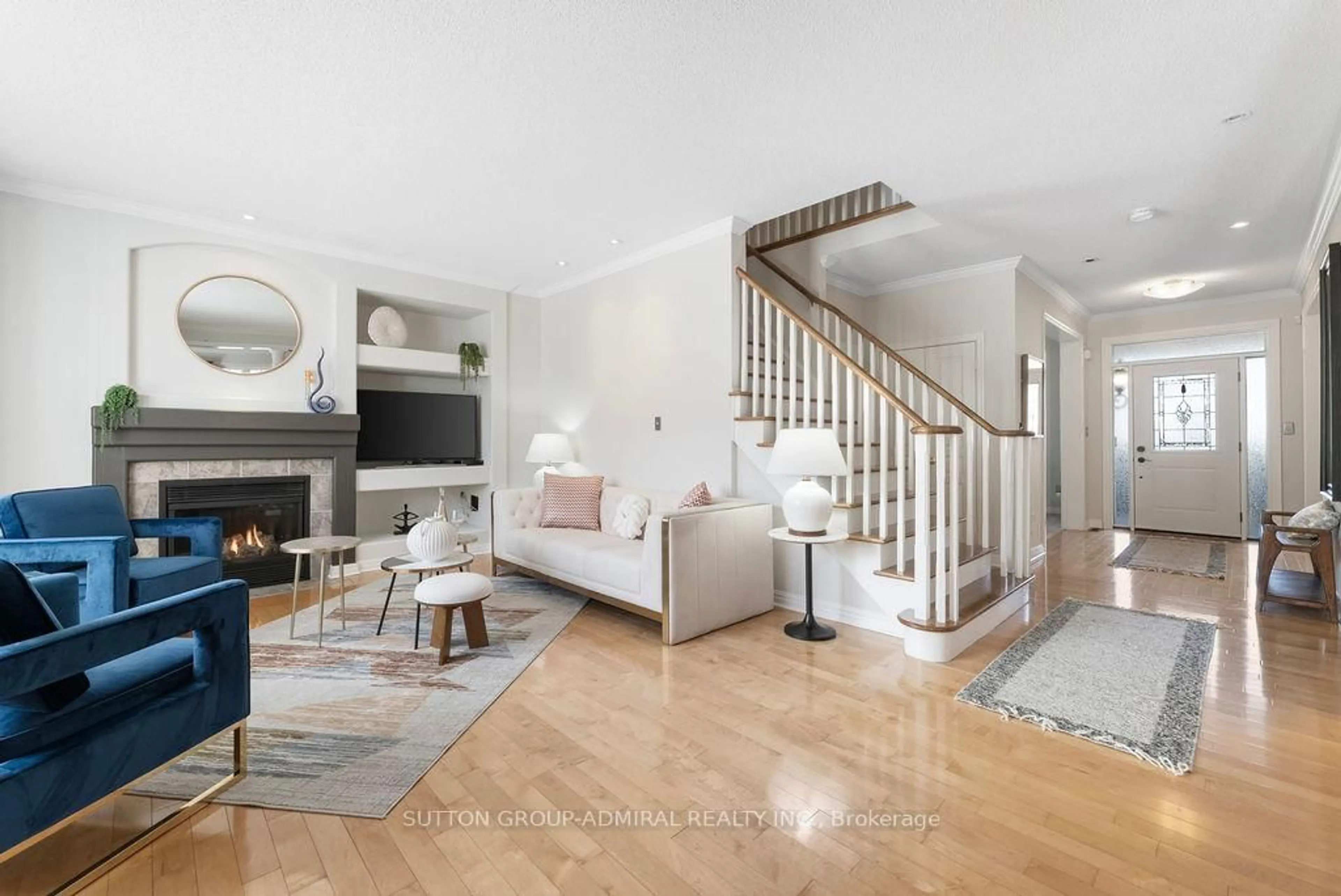 Living room with furniture, unknown for 2228 Austin Crt, Burlington Ontario L7L 6V5