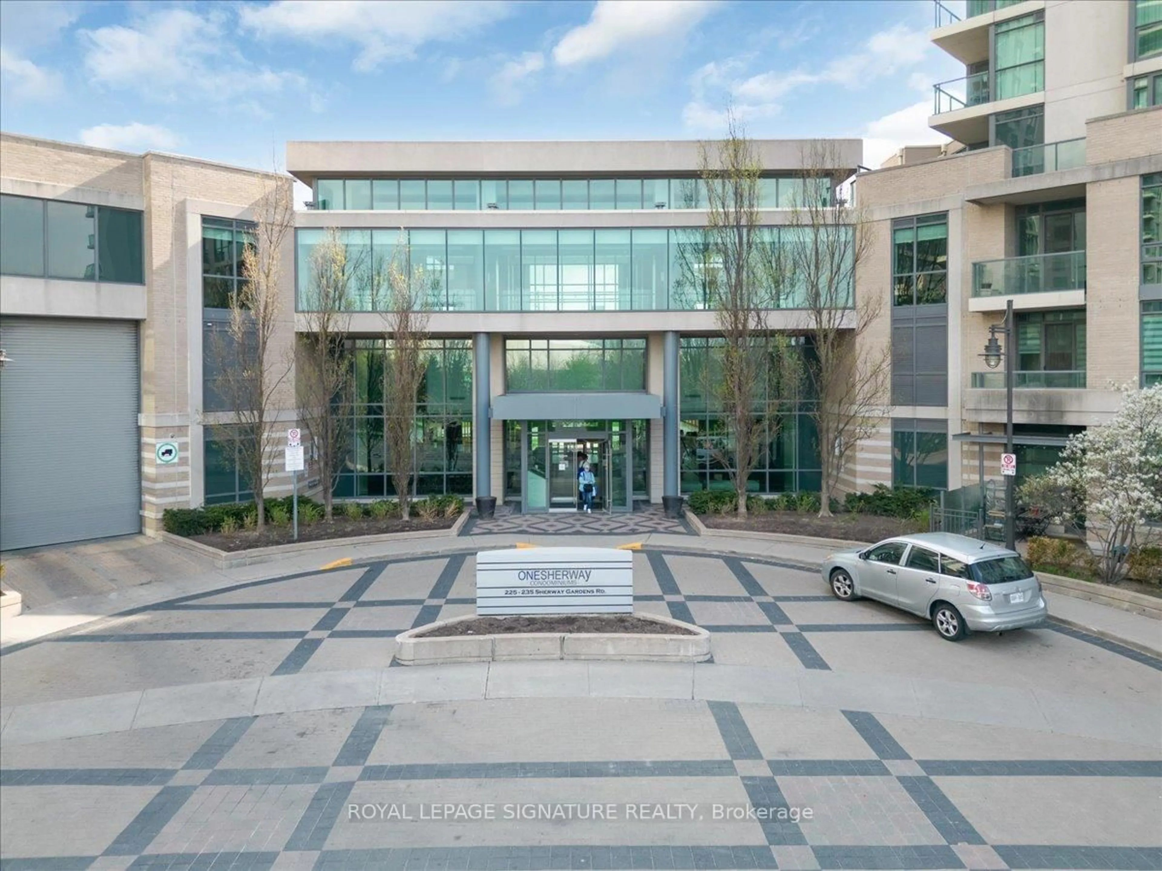 Indoor foyer for 225 Sherway Gardens Rd #2105, Toronto Ontario M9C 0A3