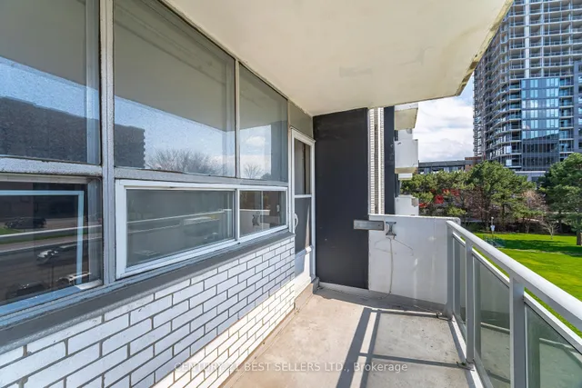 Additional property image - 151 La Rose Ave Unit 306