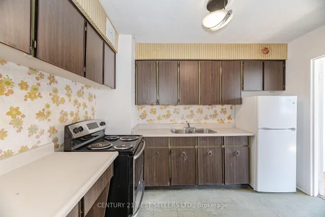 Additional property image - 151 La Rose Ave Unit 306