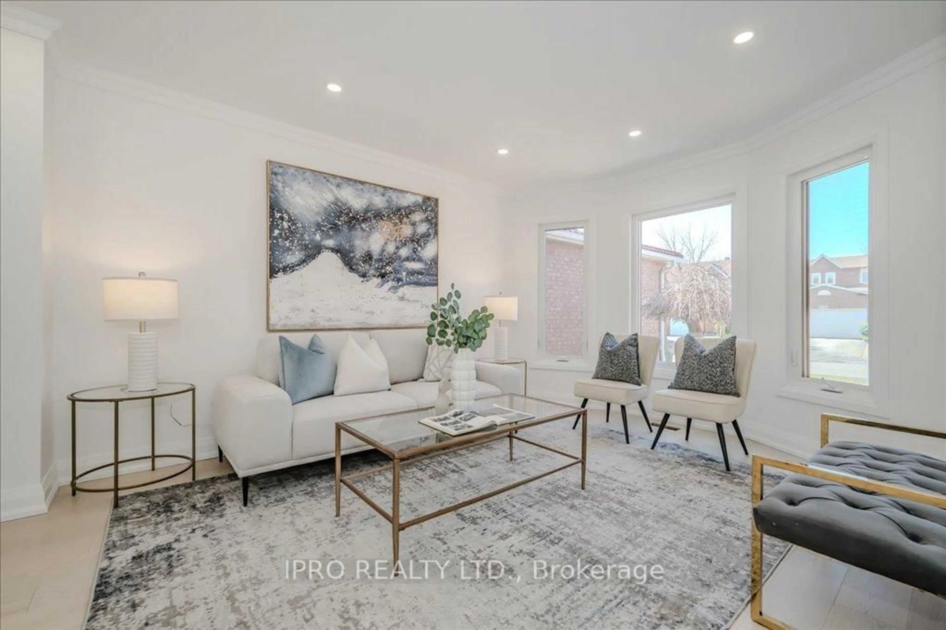 Living room with furniture, unknown for 5159 Sundial Crt, Mississauga Ontario L5R 2T1