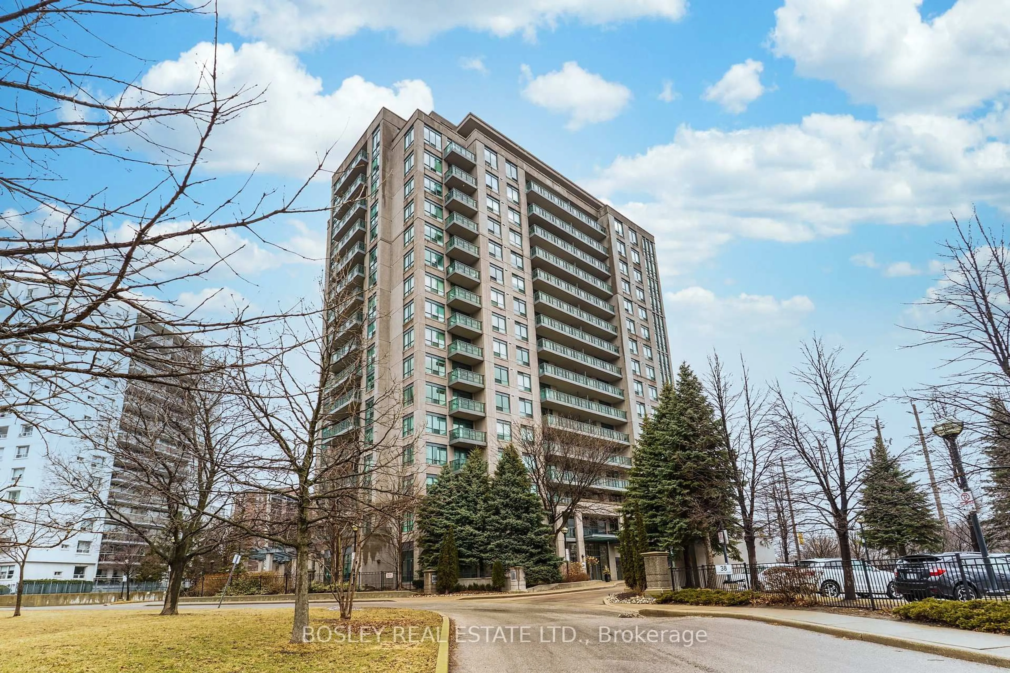 Unknown for 38 Fontenay Crt #901, Toronto Ontario M9A 5H5