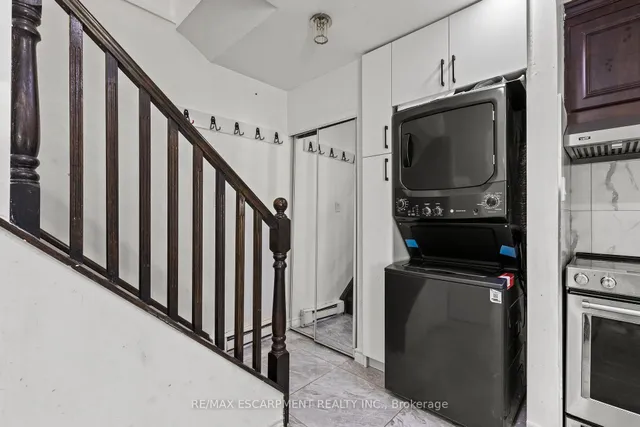 Additional property image - 21 Grand River Crt