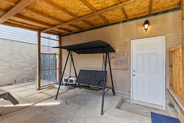 Additional property image - 21 Grand River Crt