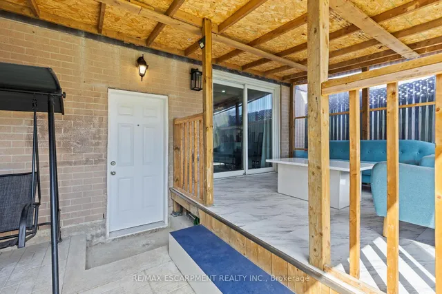 Additional property image - 21 Grand River Crt