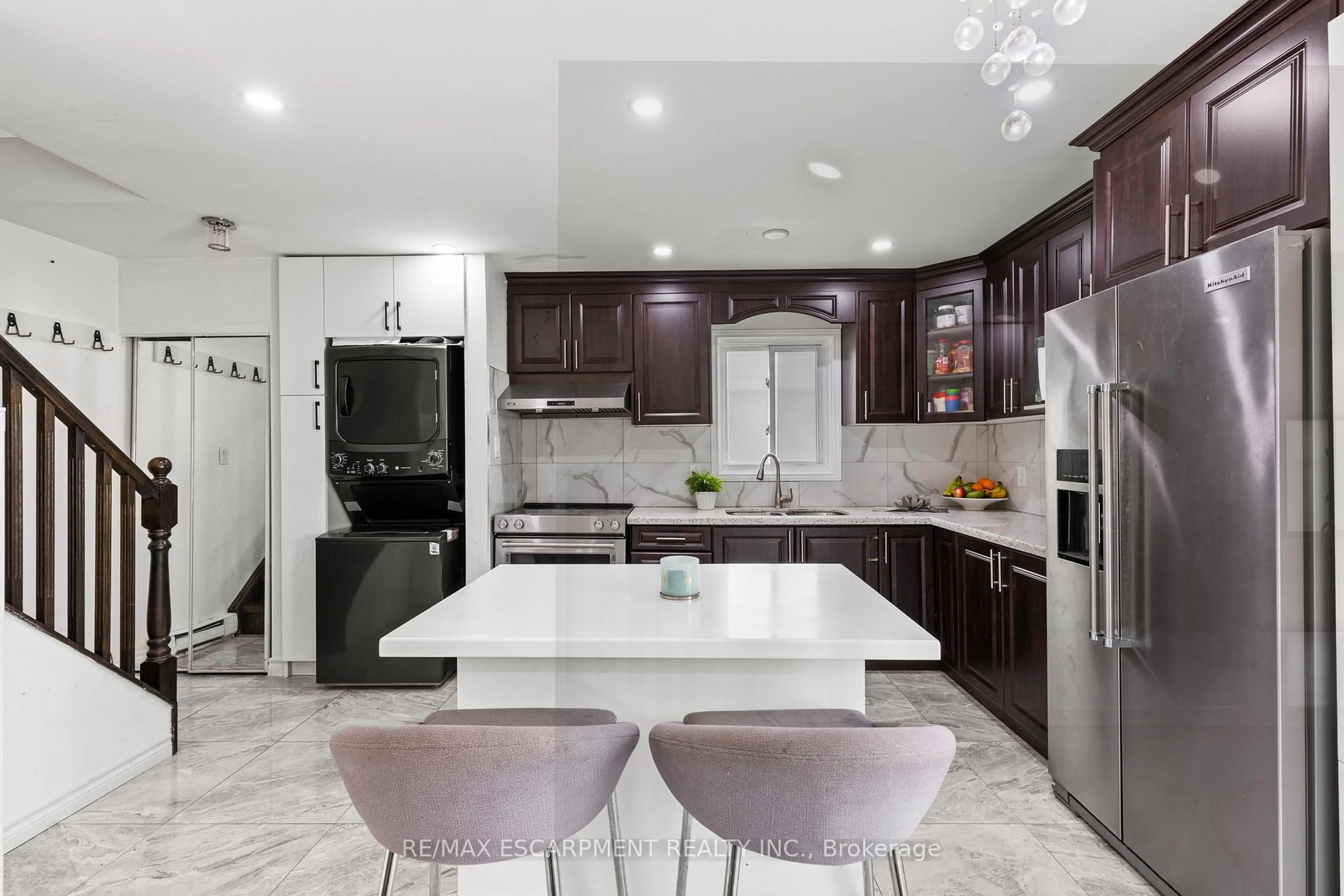 Contemporary kitchen, ceramic/tile floor for 21 Grand River Crt, Brampton Ontario L6S 2J8